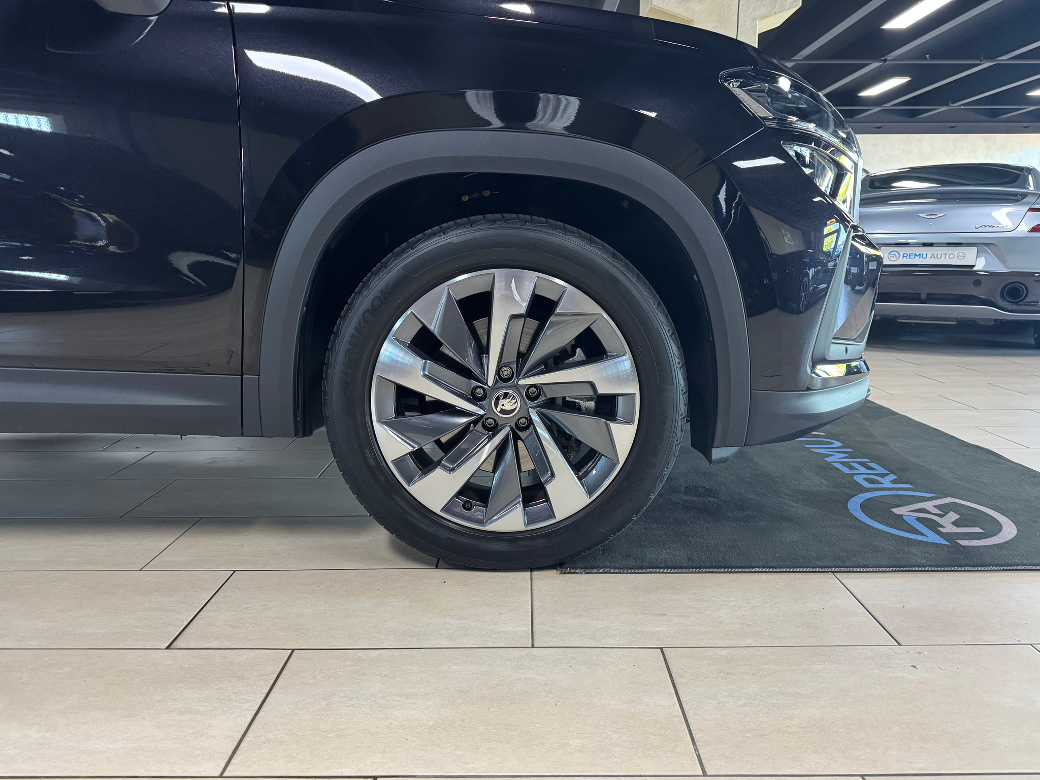 listing desktop thumbnail image 7