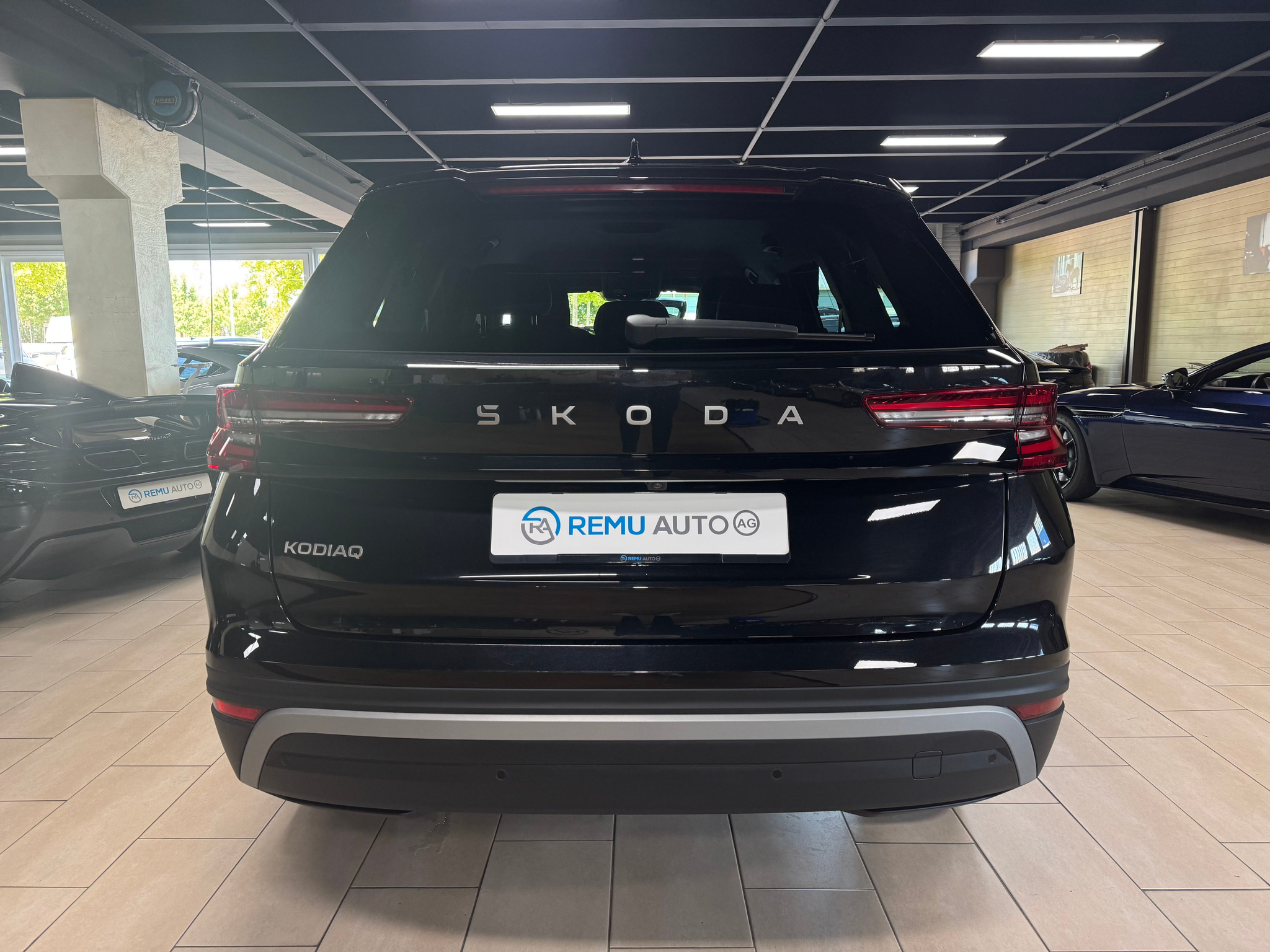 listing desktop thumbnail image 2