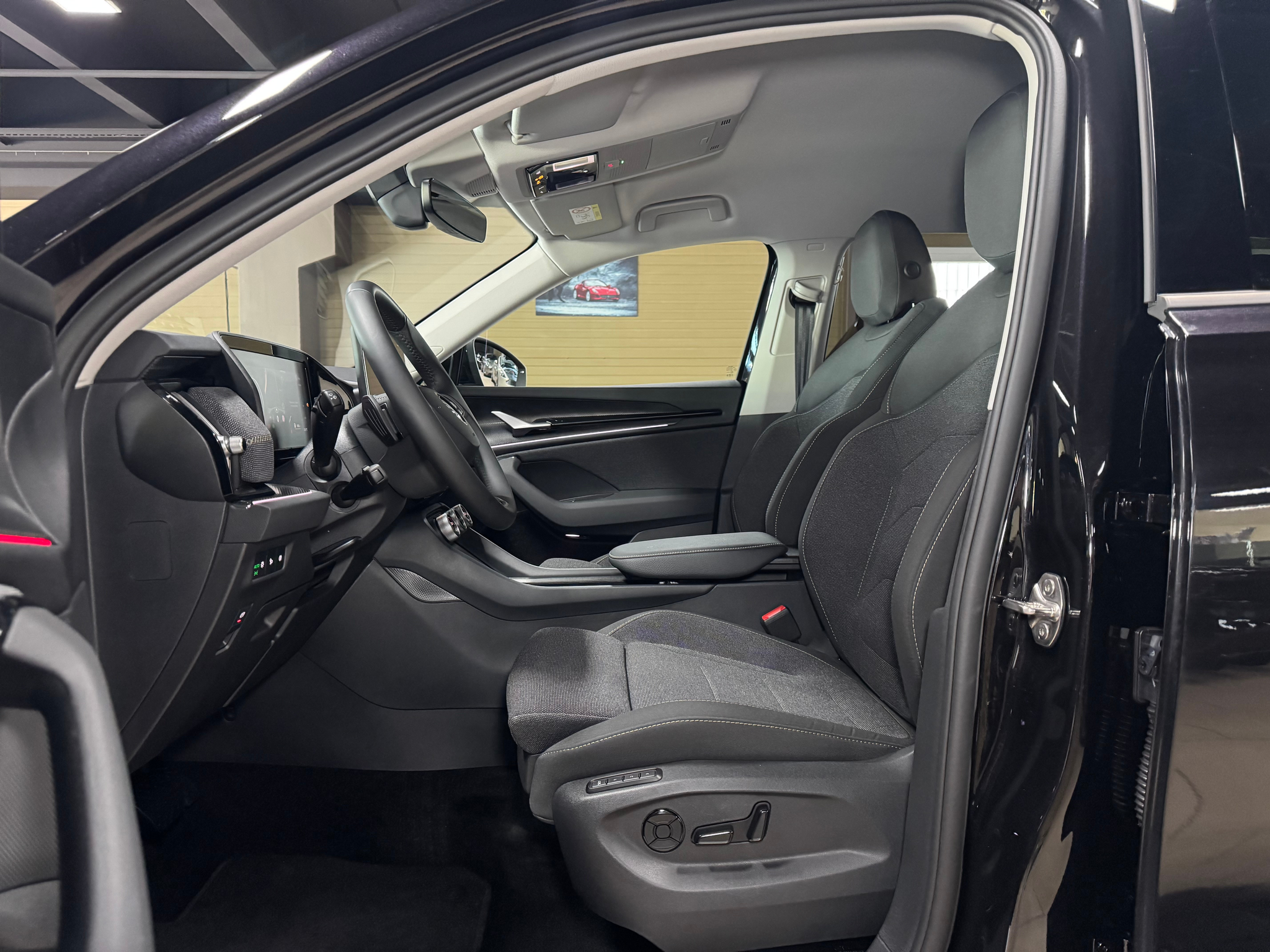 listing desktop thumbnail image 11