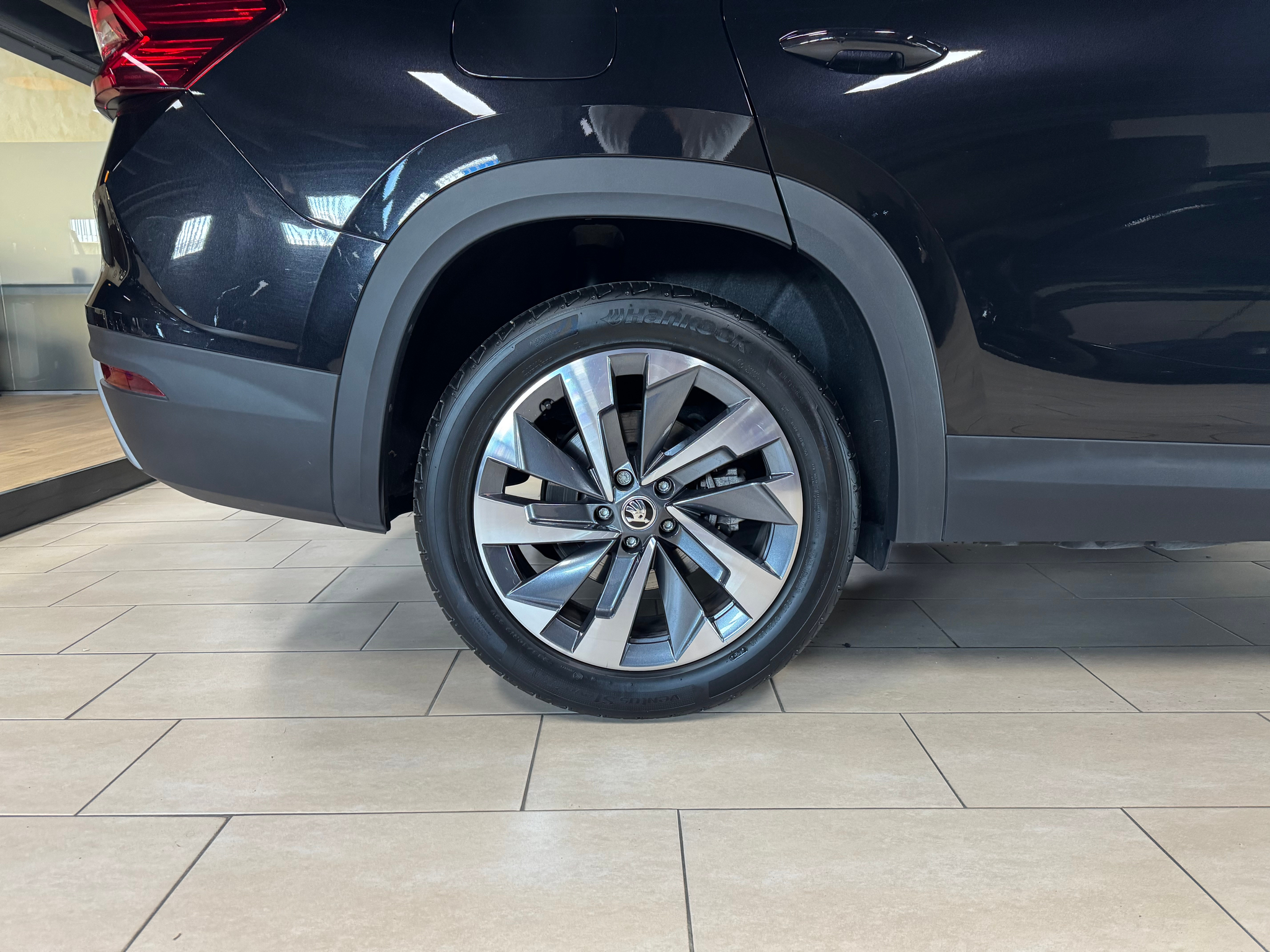 listing desktop thumbnail image 8