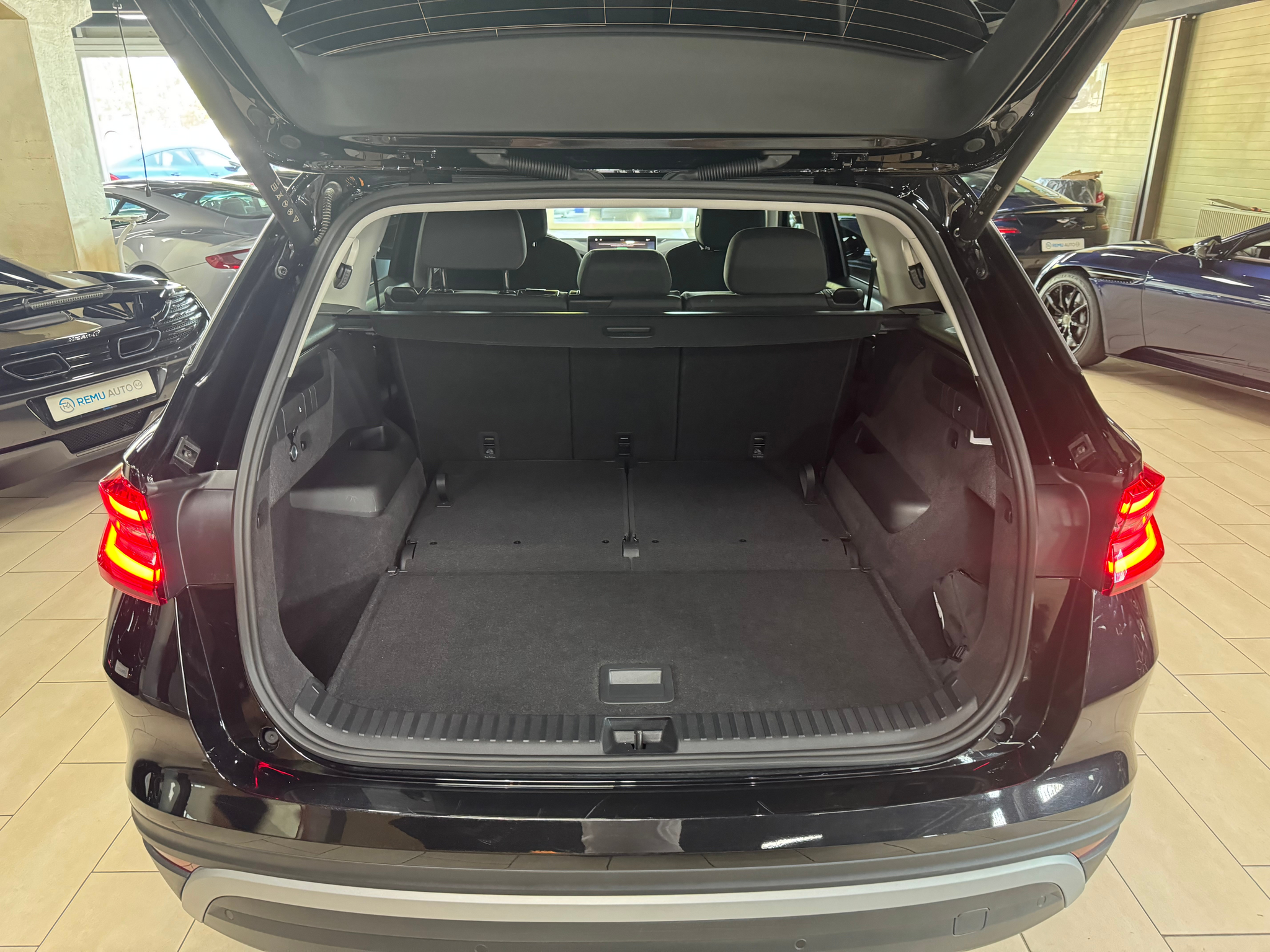 listing desktop thumbnail image 17