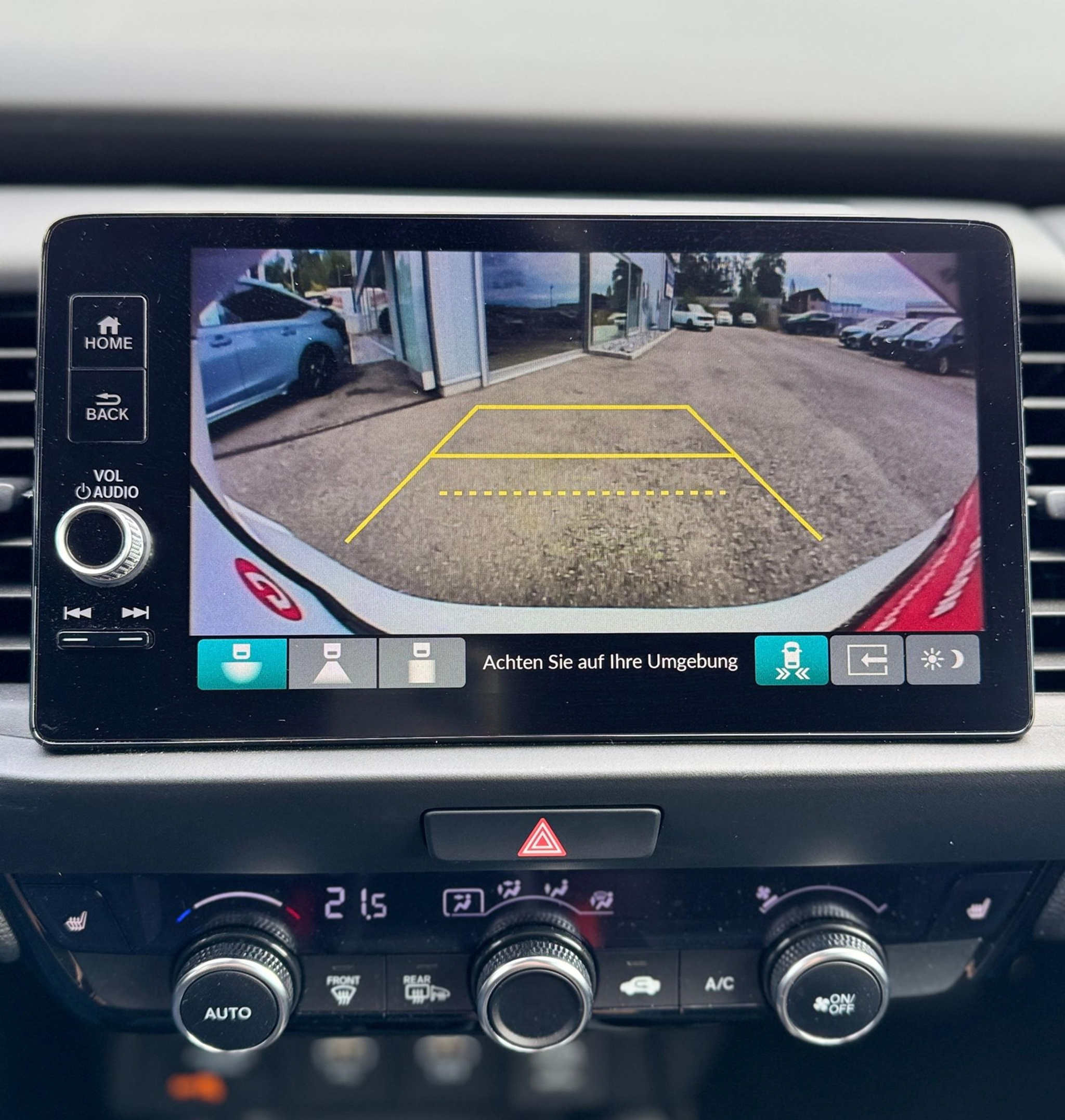 listing desktop thumbnail image 10