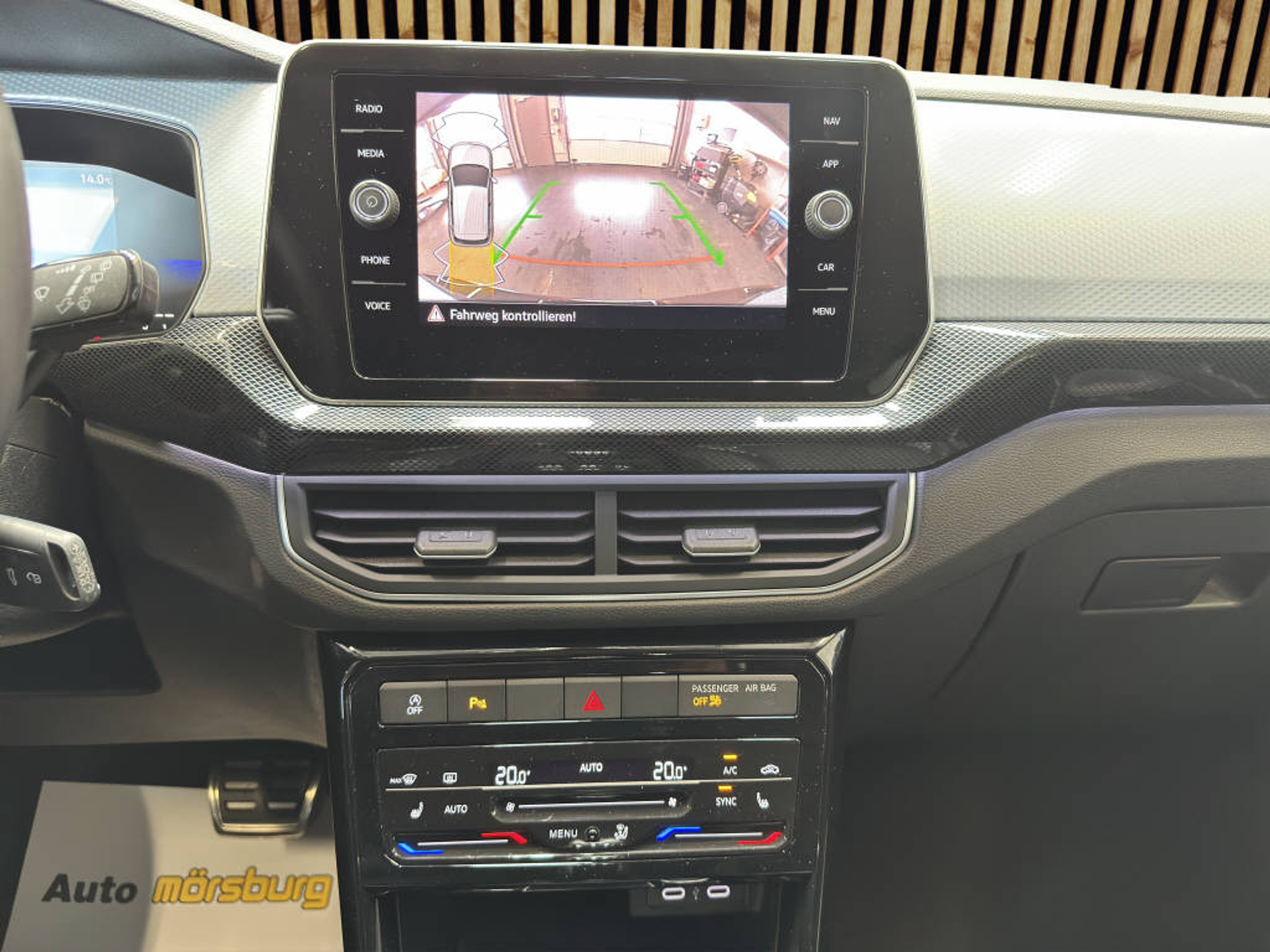 listing desktop thumbnail image 11