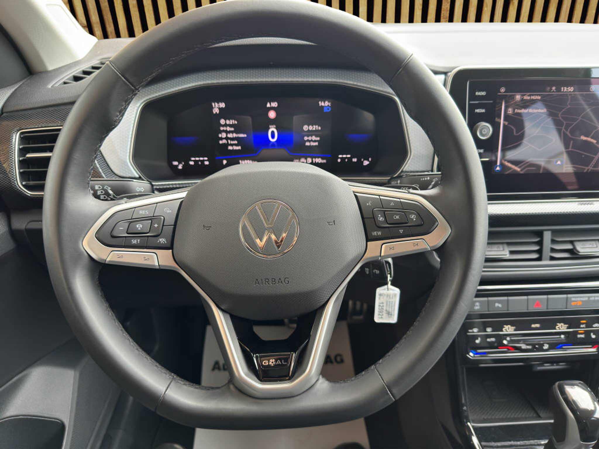 listing desktop thumbnail image 8