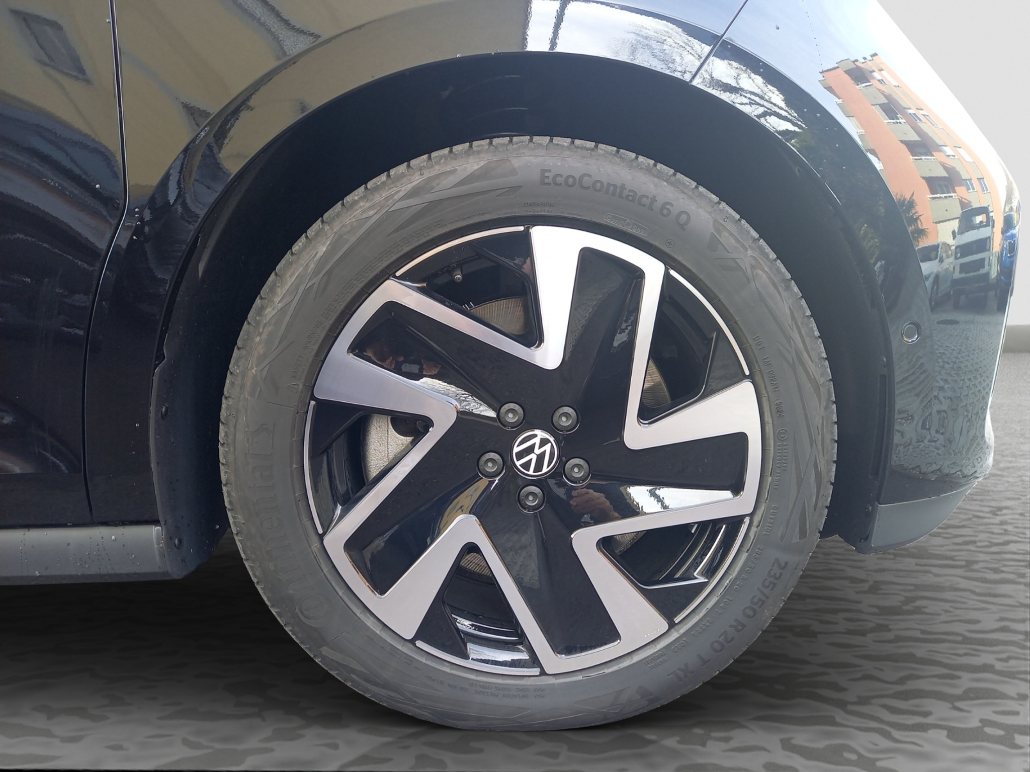 listing desktop thumbnail image 4