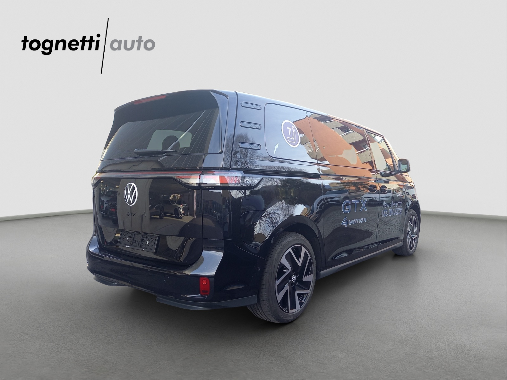 listing desktop thumbnail image 3