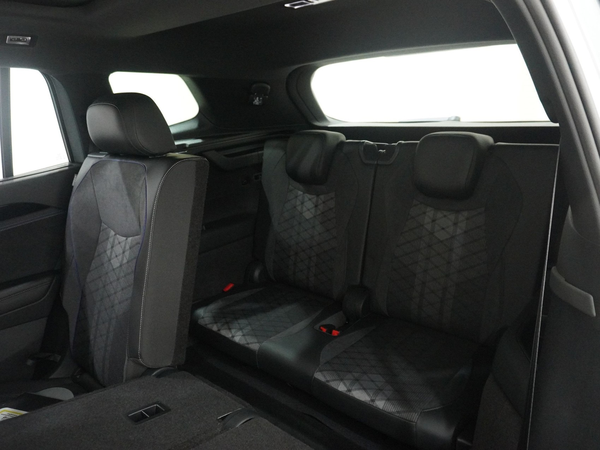 listing desktop thumbnail image 16