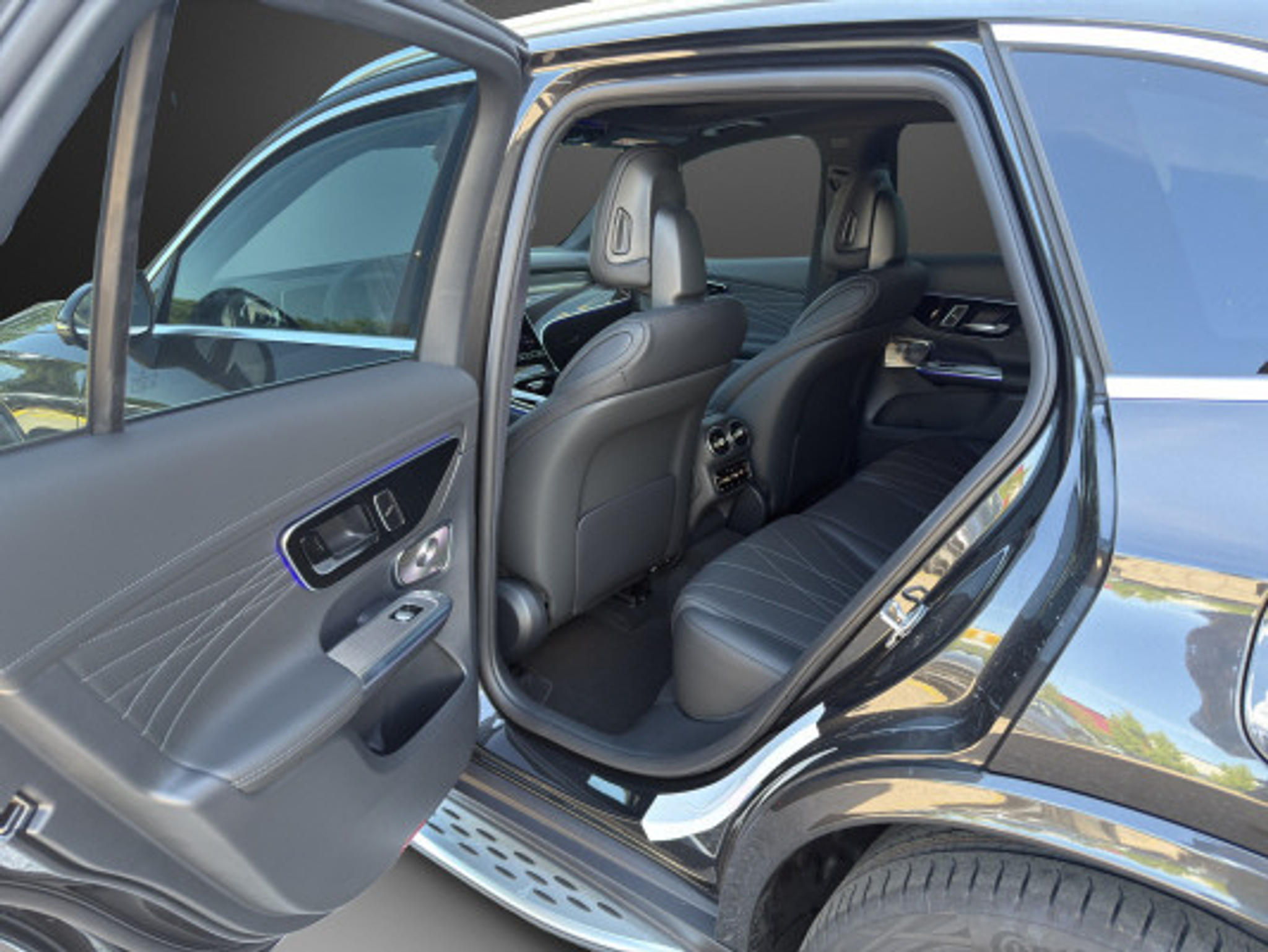 listing desktop thumbnail image 8