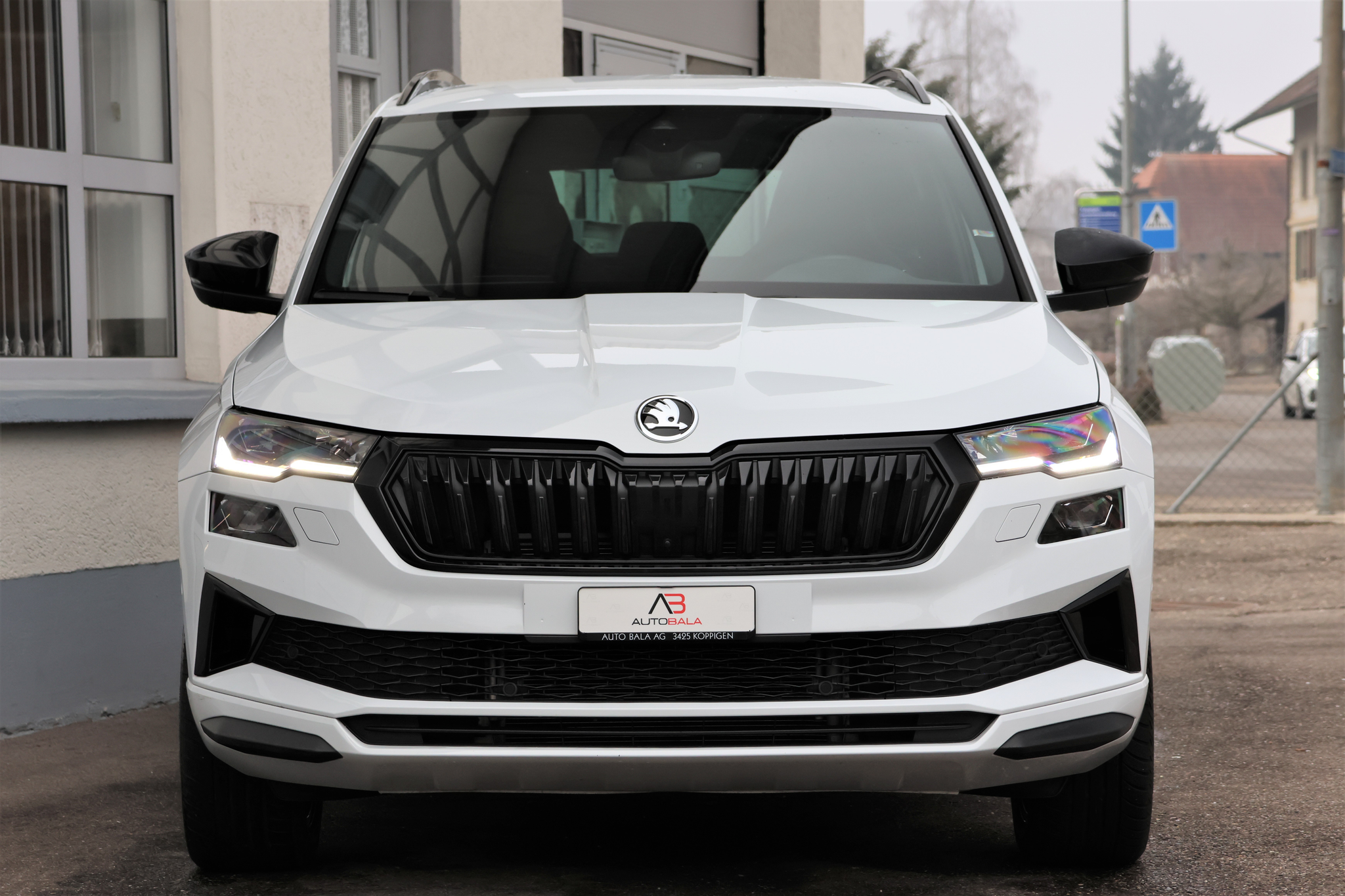 listing desktop thumbnail image 1