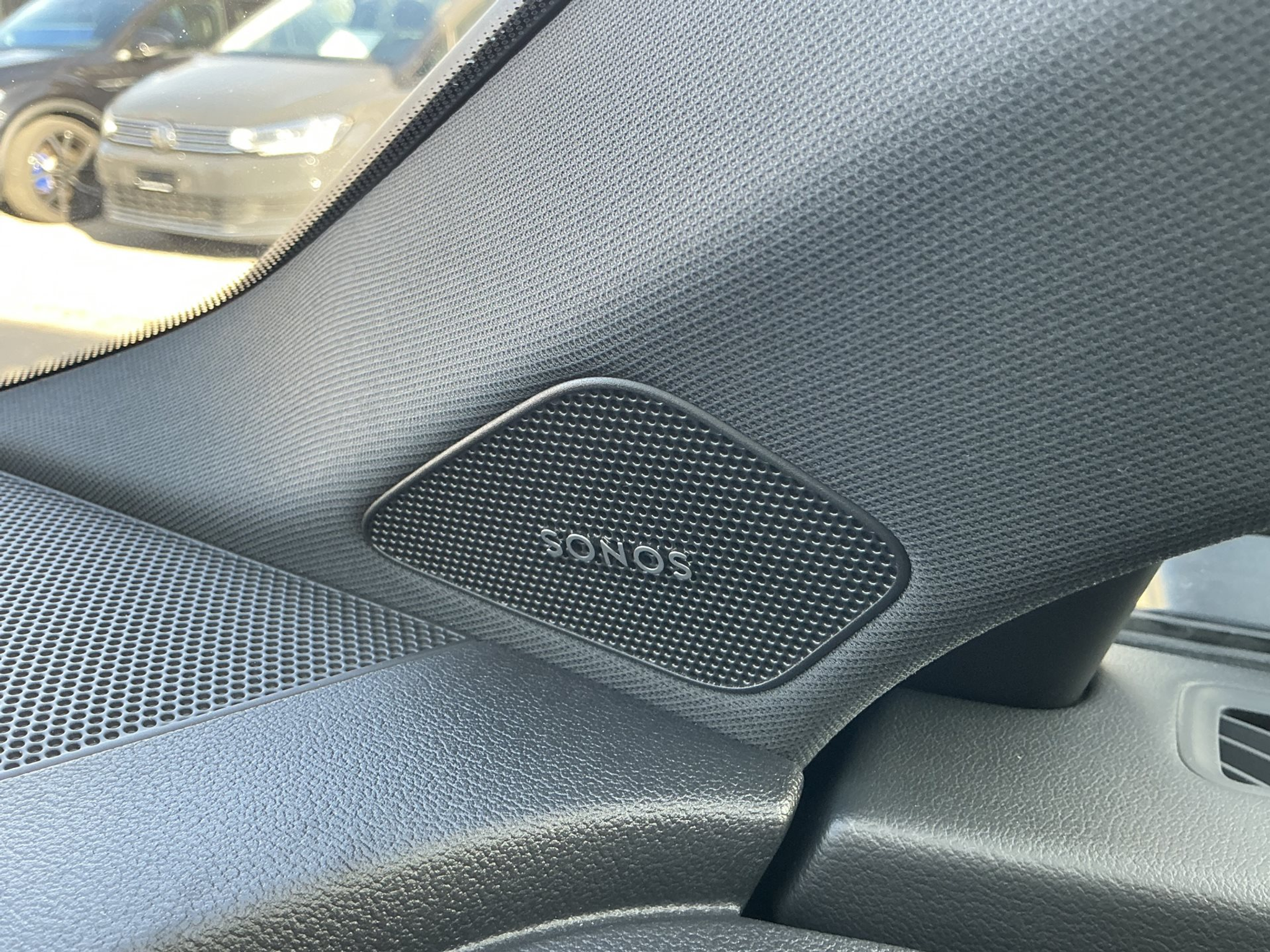 listing desktop thumbnail image 27