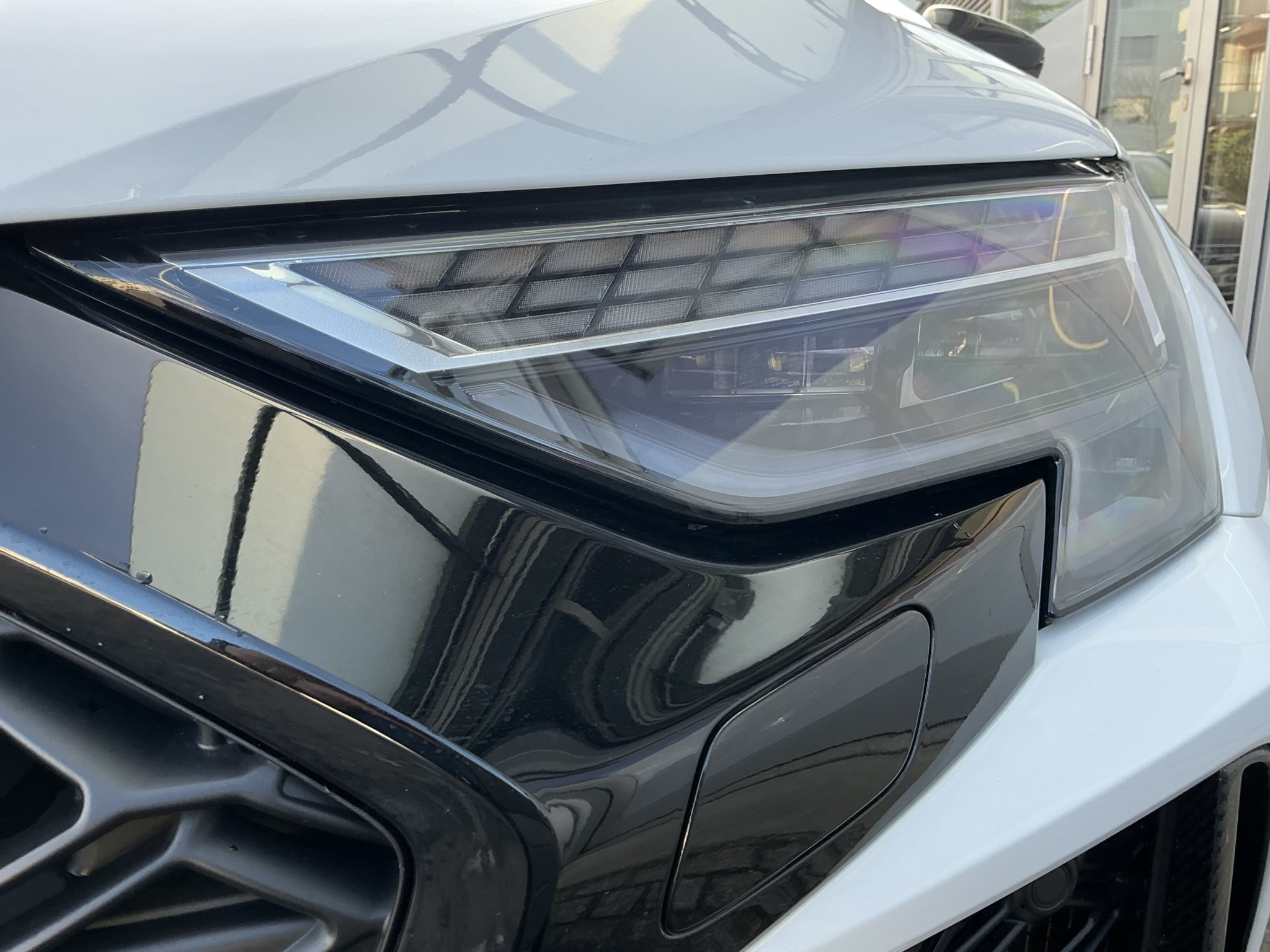 listing desktop thumbnail image 6