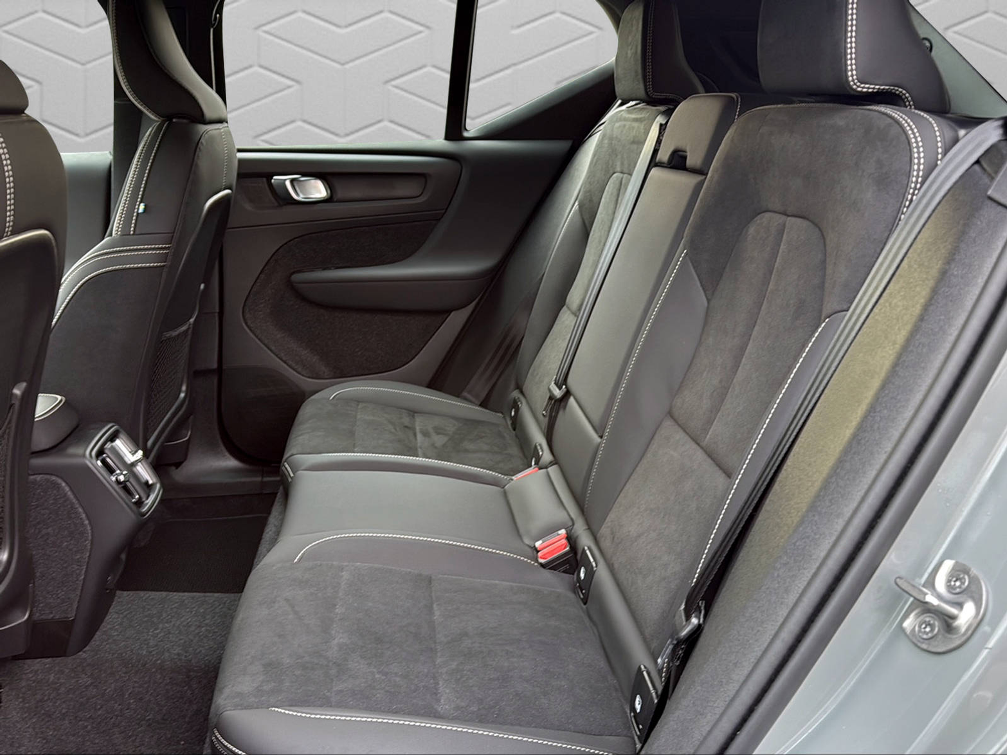 listing desktop thumbnail image 15