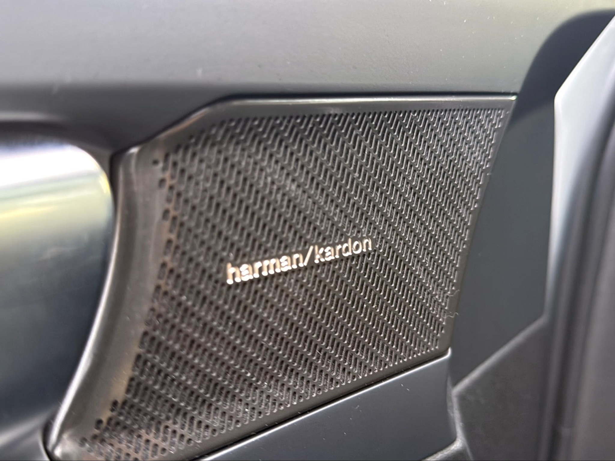 listing desktop thumbnail image 17