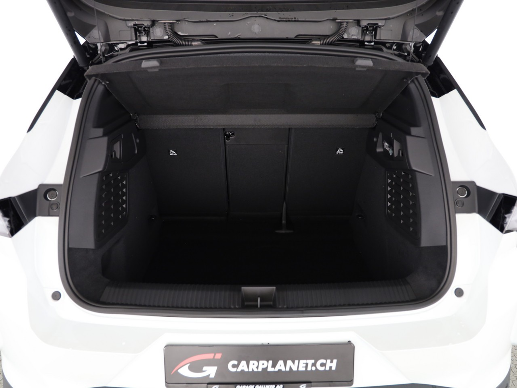 listing desktop thumbnail image 8