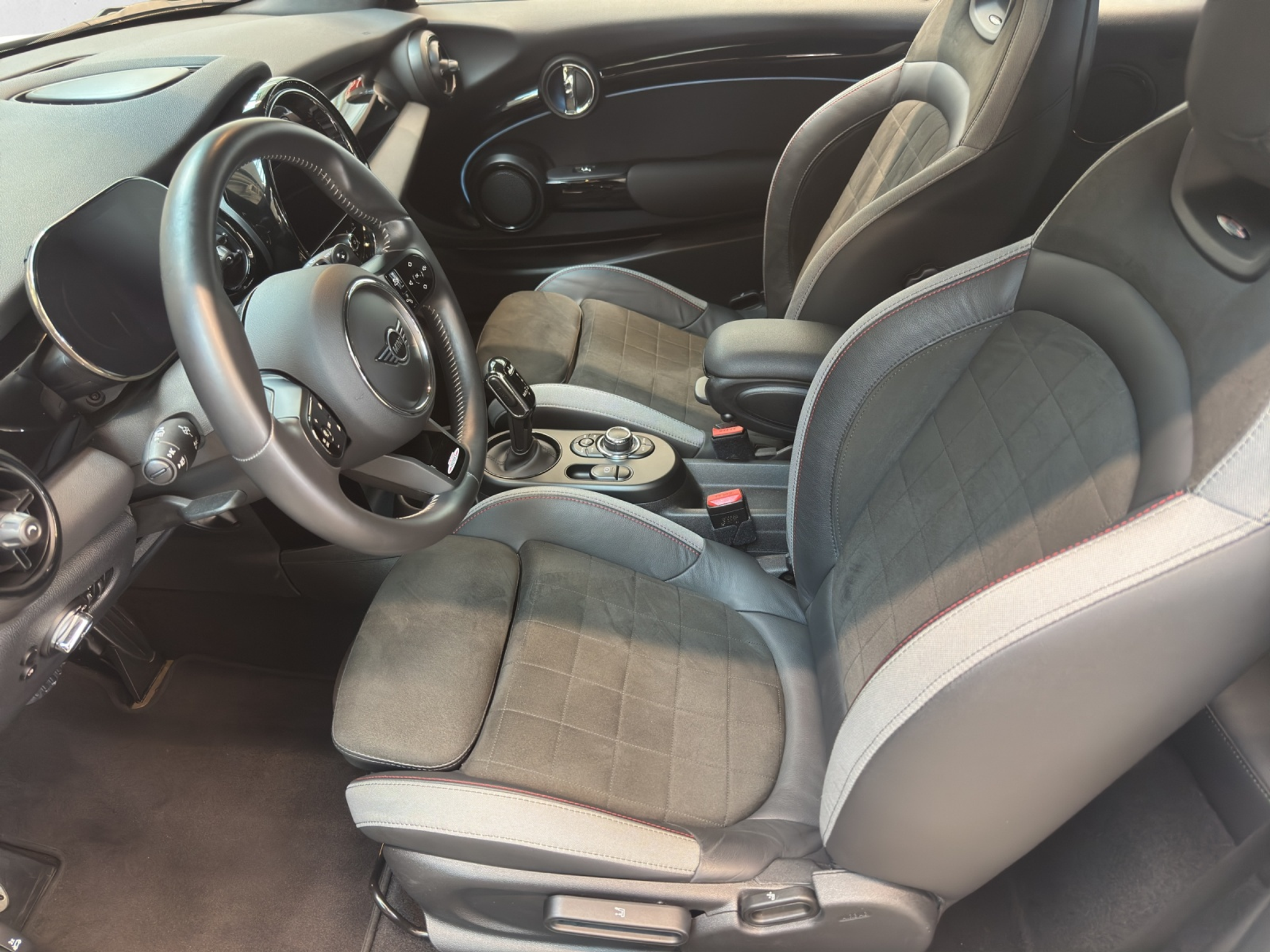 listing desktop thumbnail image 9