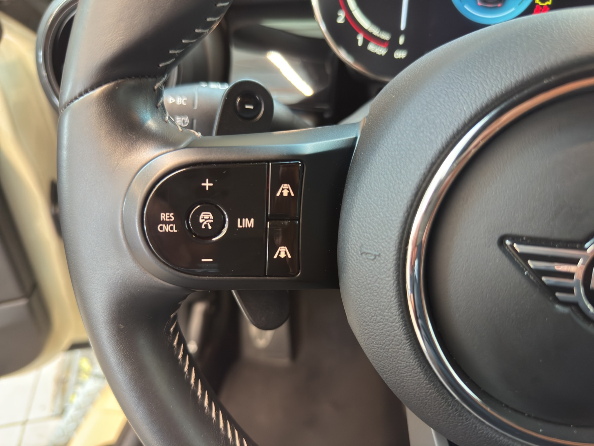 listing desktop thumbnail image 16