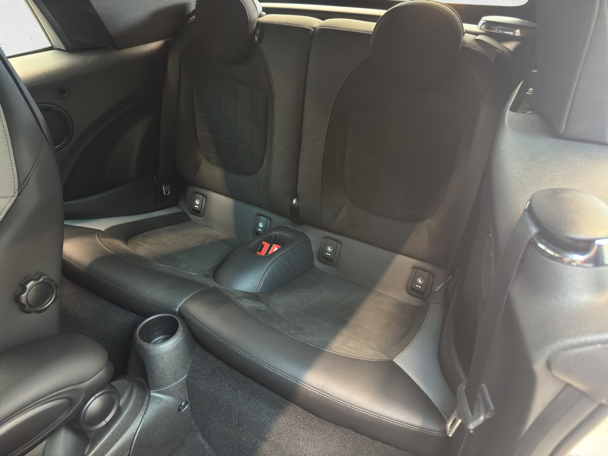 listing desktop thumbnail image 10