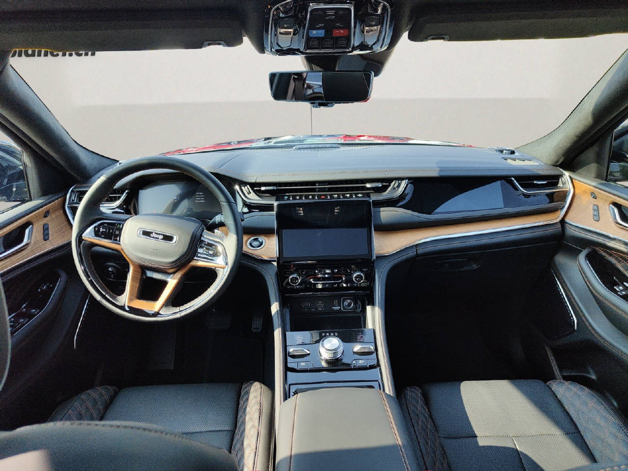 listing desktop thumbnail image 10