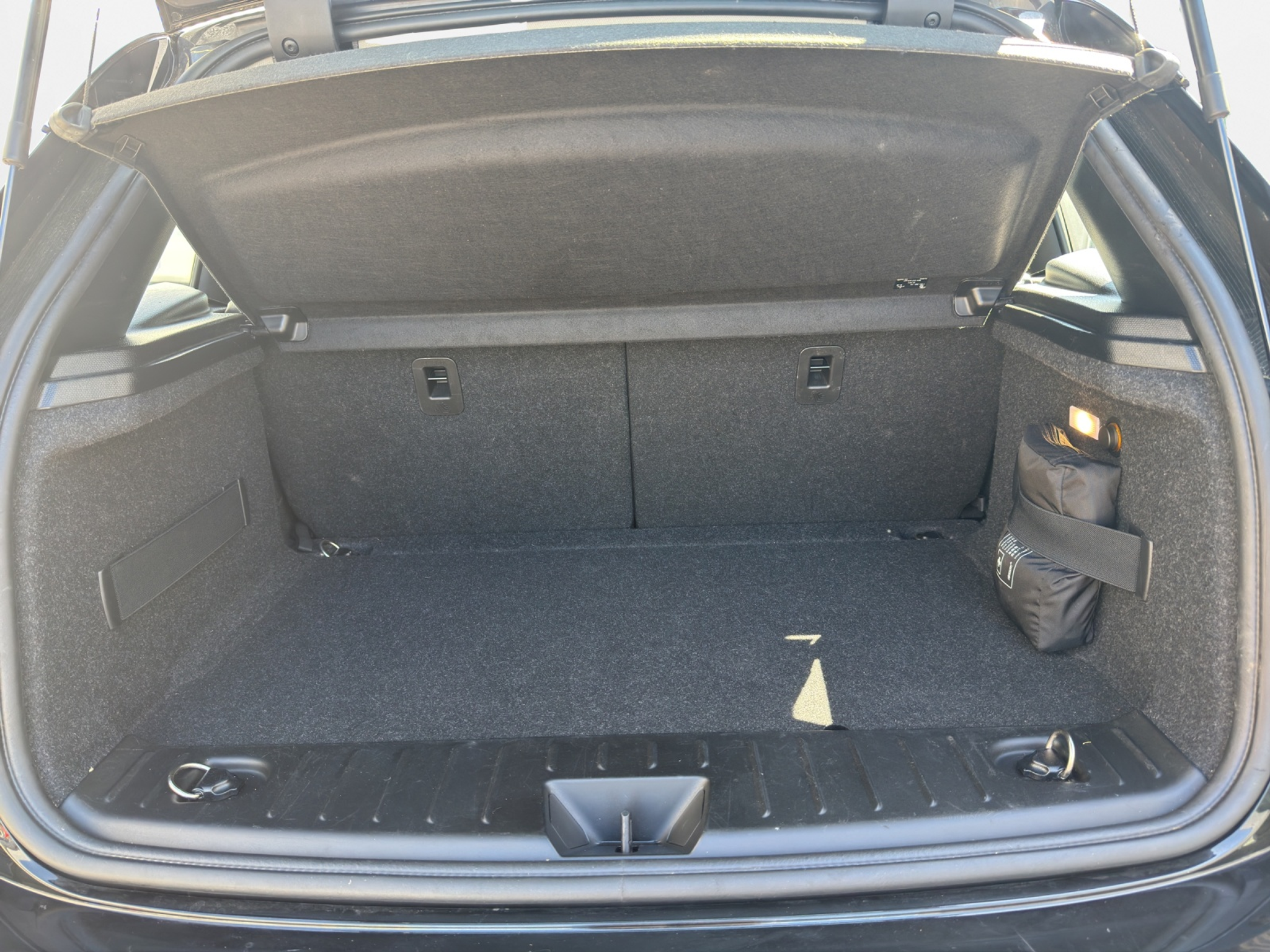 listing desktop thumbnail image 8