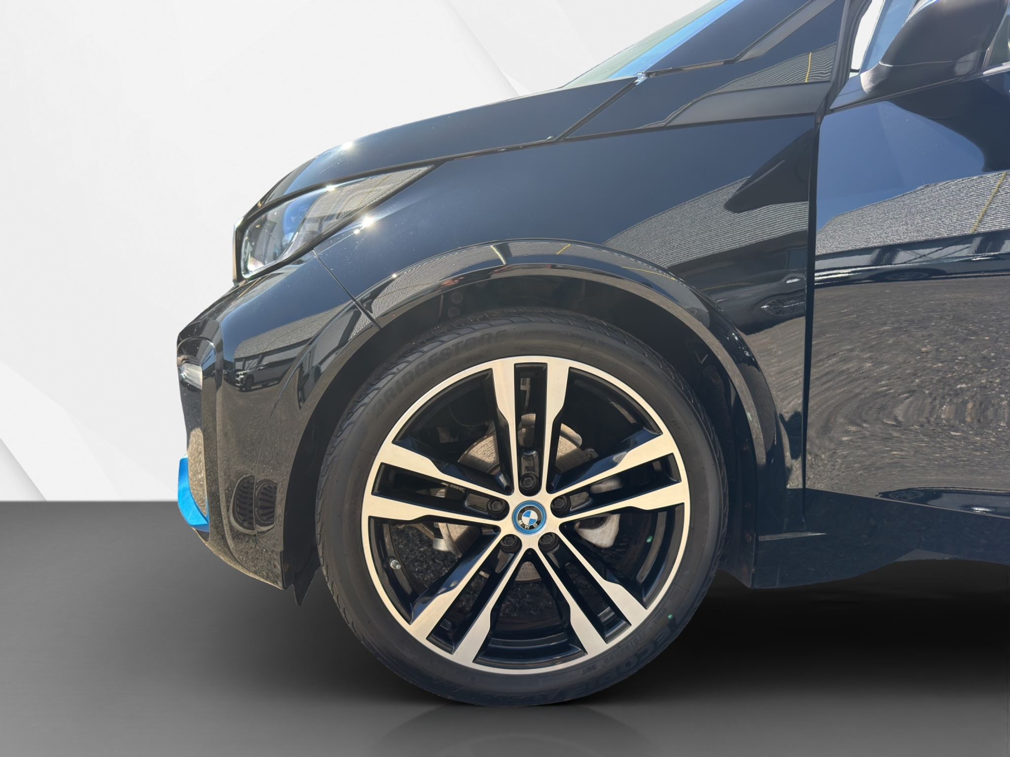 listing desktop thumbnail image 10