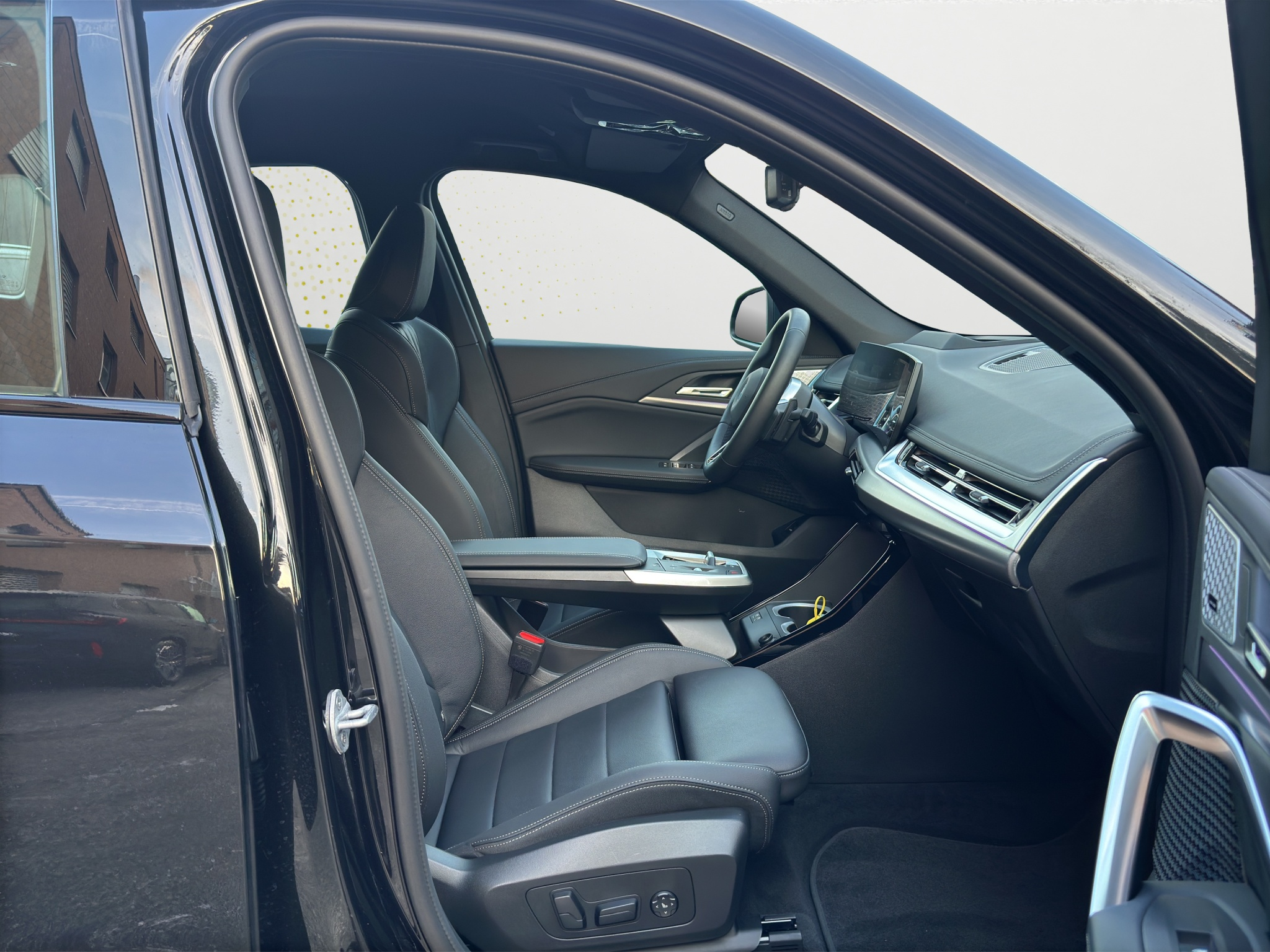 listing desktop thumbnail image 13