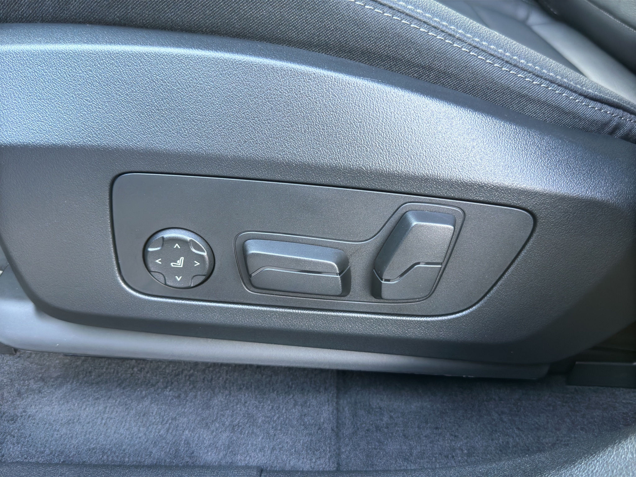 listing desktop thumbnail image 12