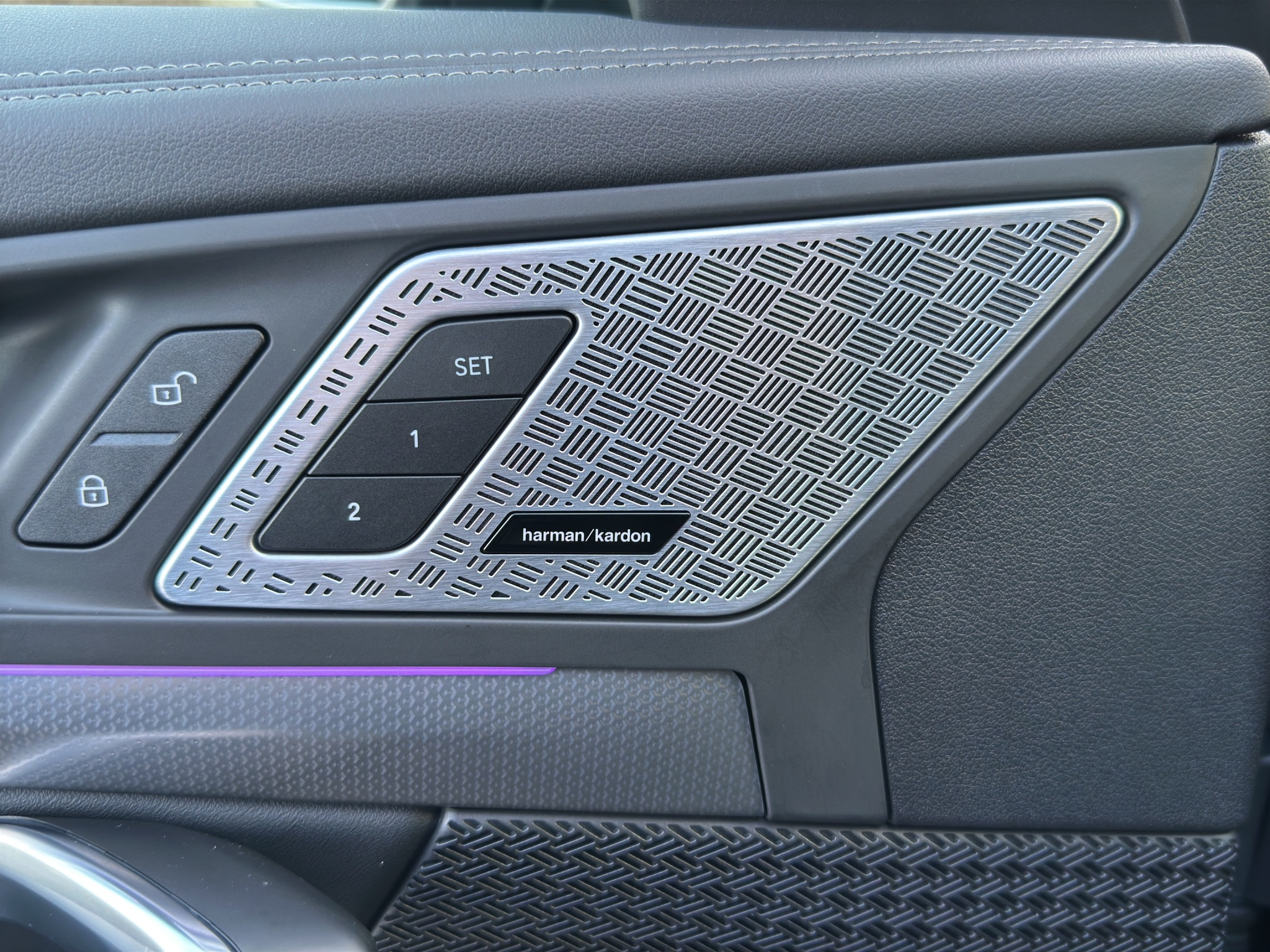 listing desktop thumbnail image 23