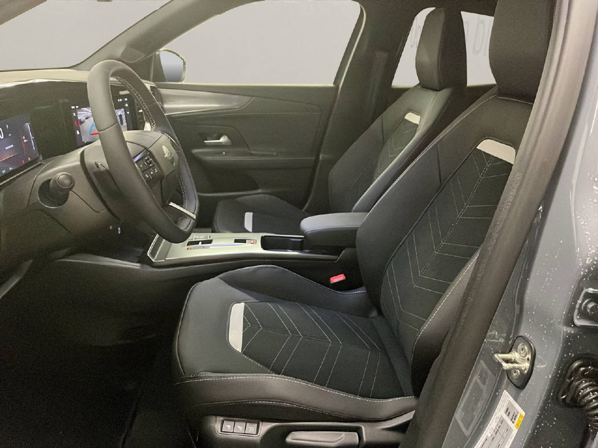 listing desktop thumbnail image 4