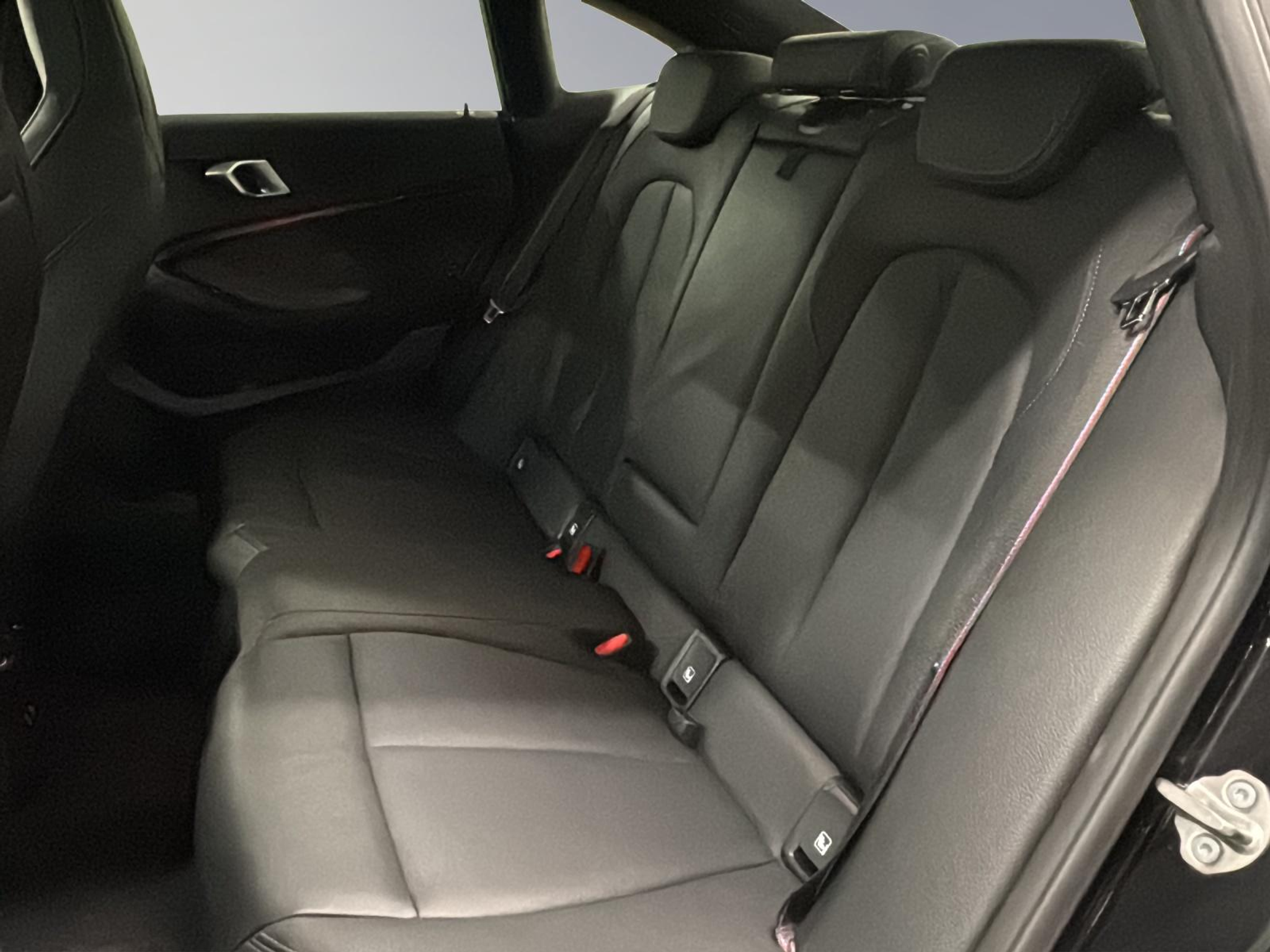 listing desktop thumbnail image 13