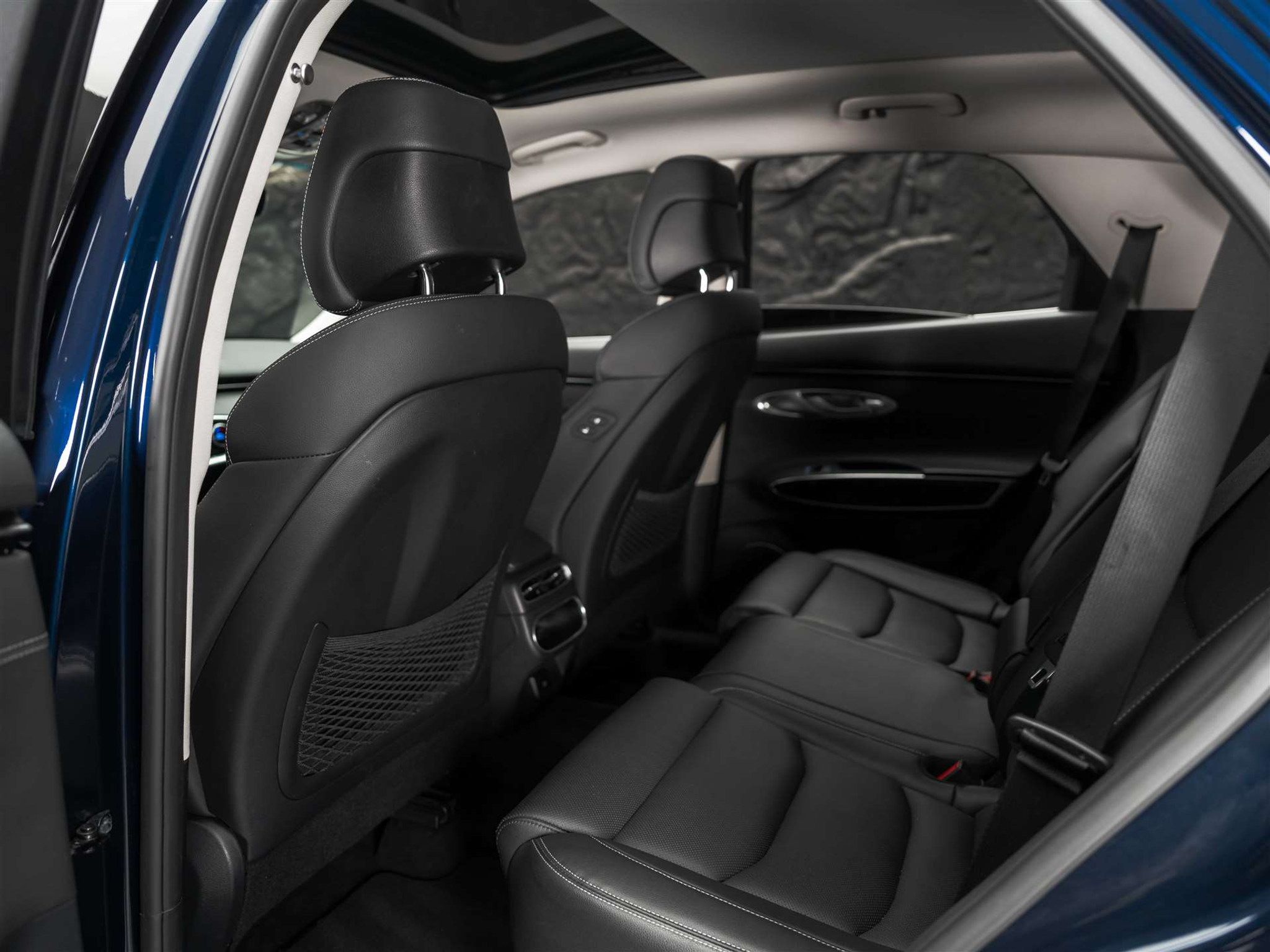 listing desktop thumbnail image 10