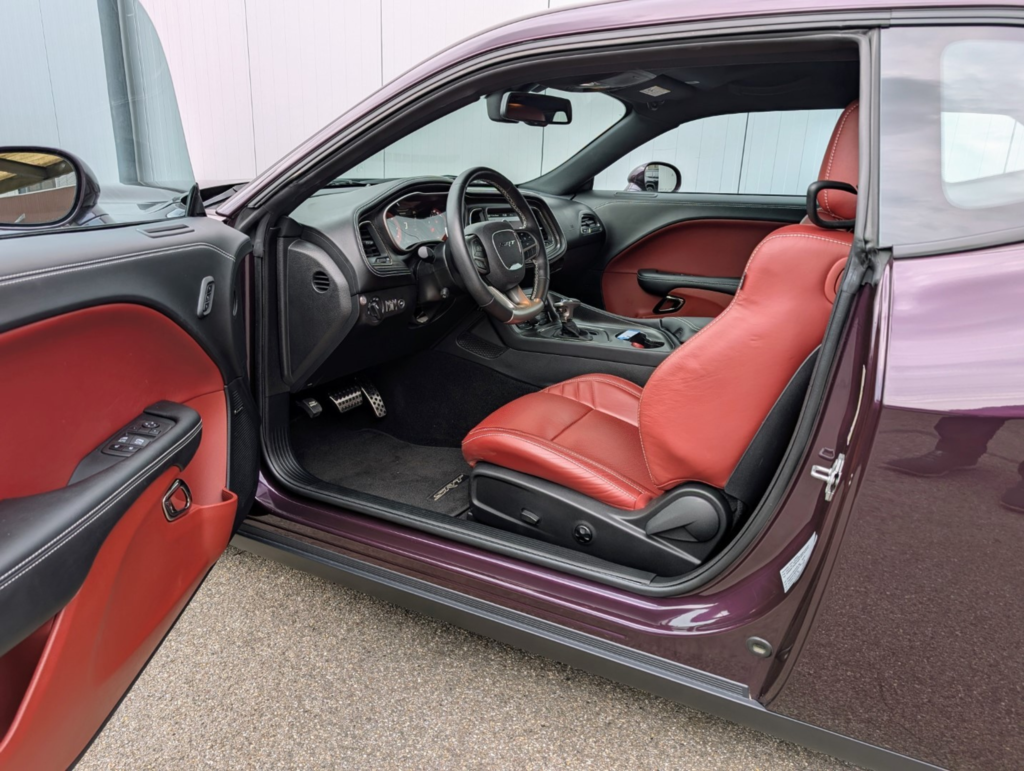 listing desktop thumbnail image 1