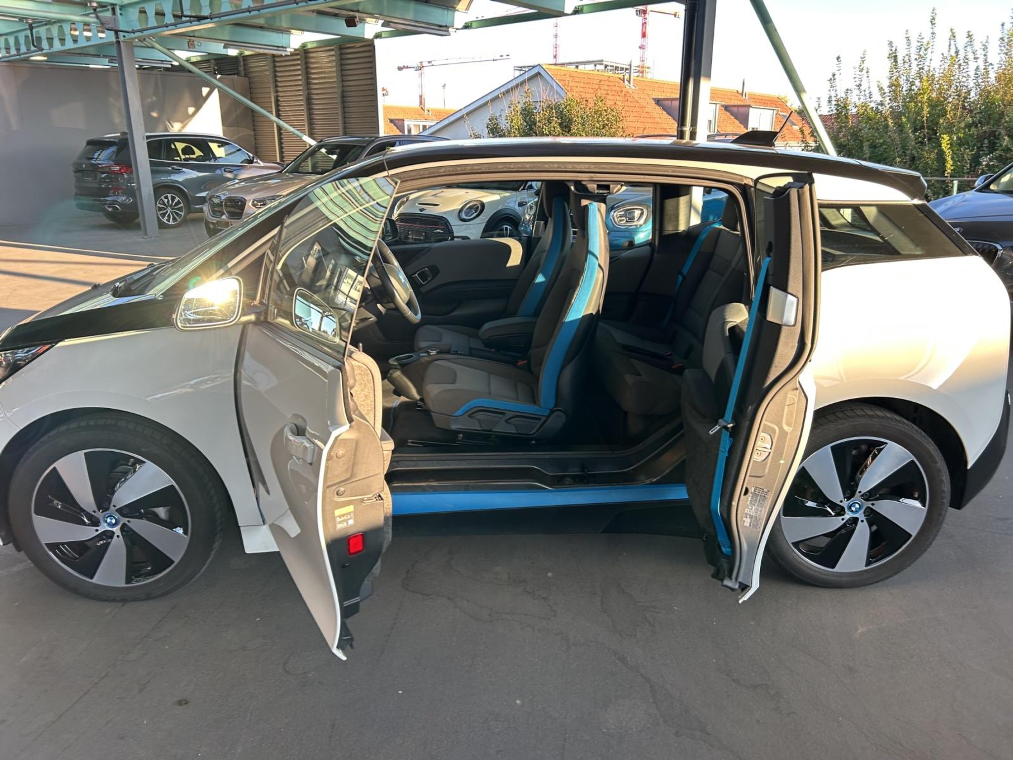 listing desktop thumbnail image 16