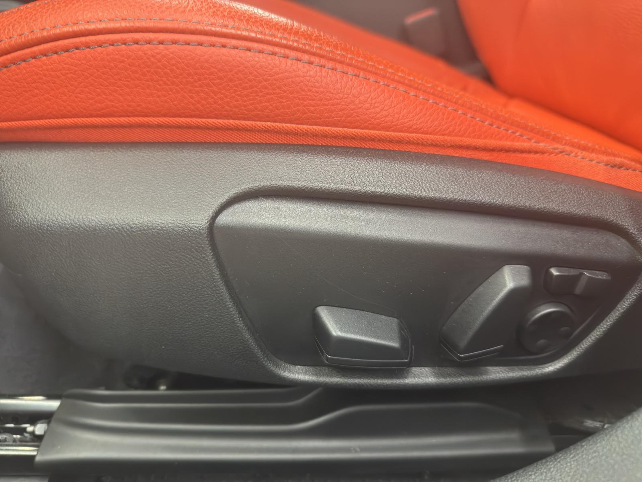 listing desktop thumbnail image 18