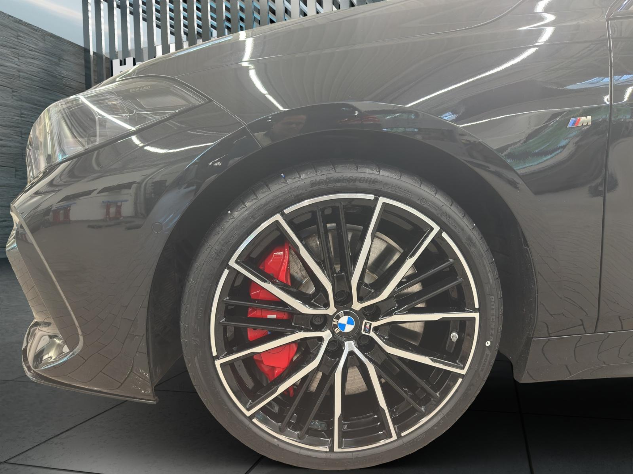 listing desktop thumbnail image 8