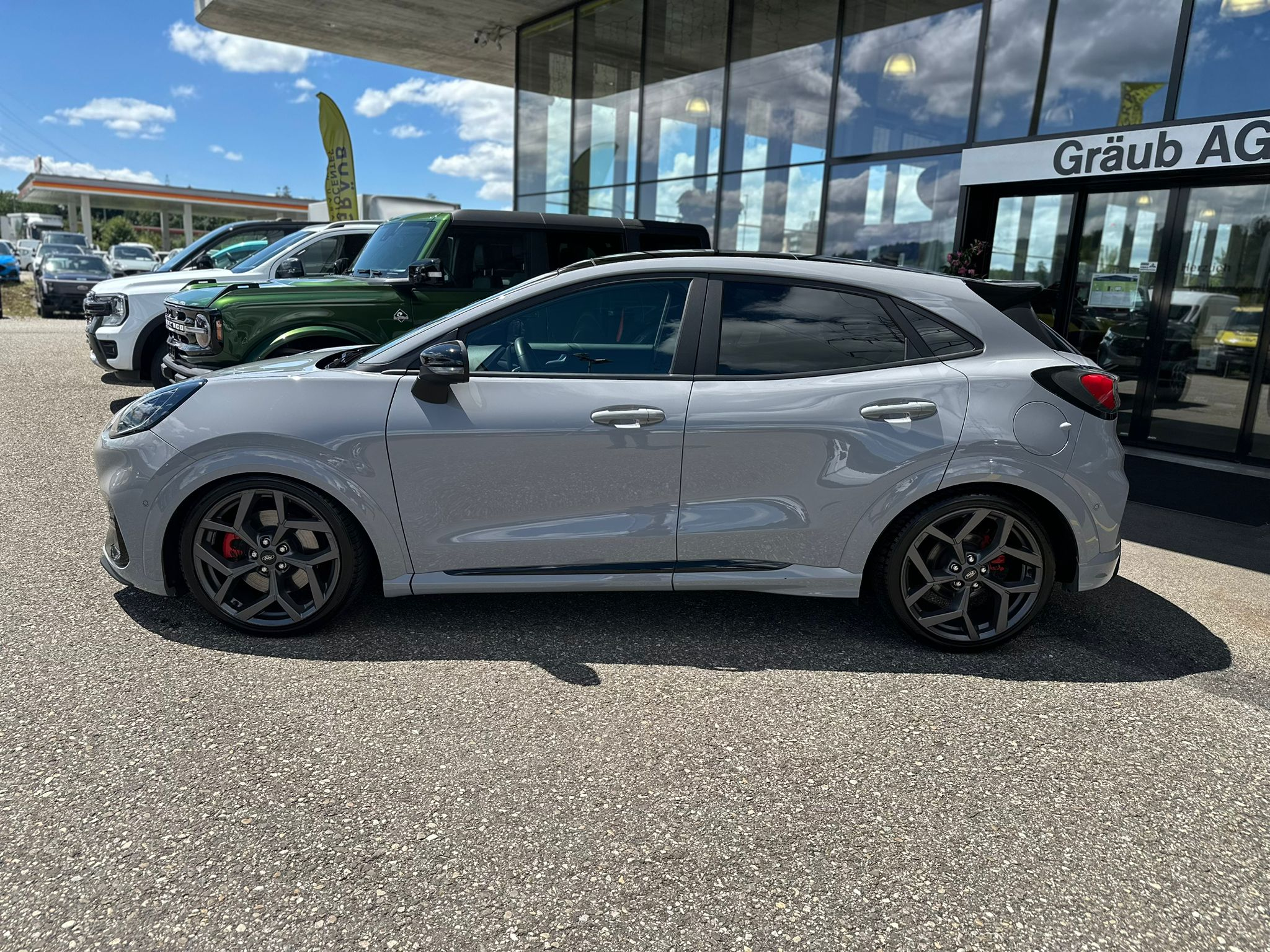 listing desktop thumbnail image 5