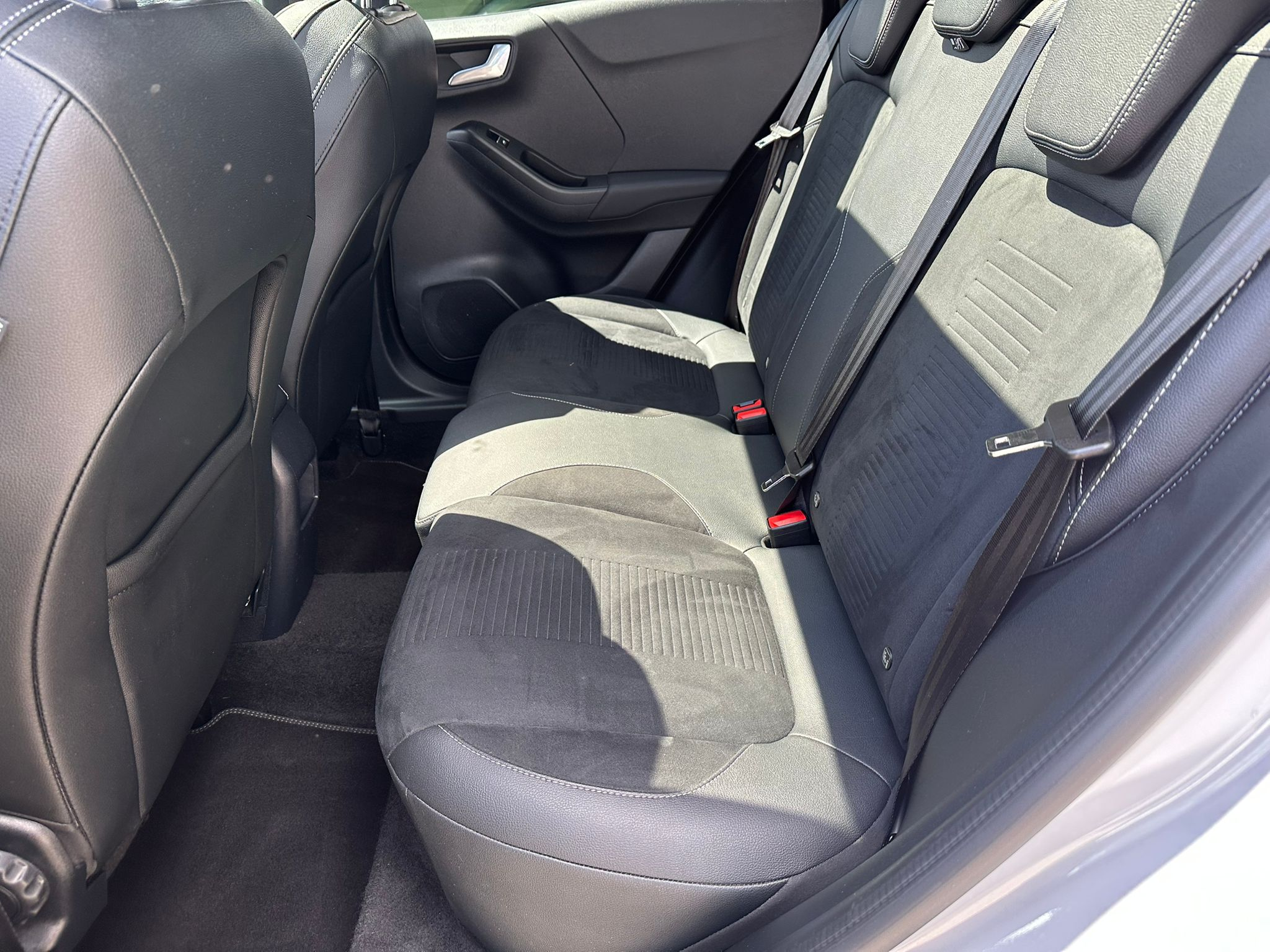 listing desktop thumbnail image 9