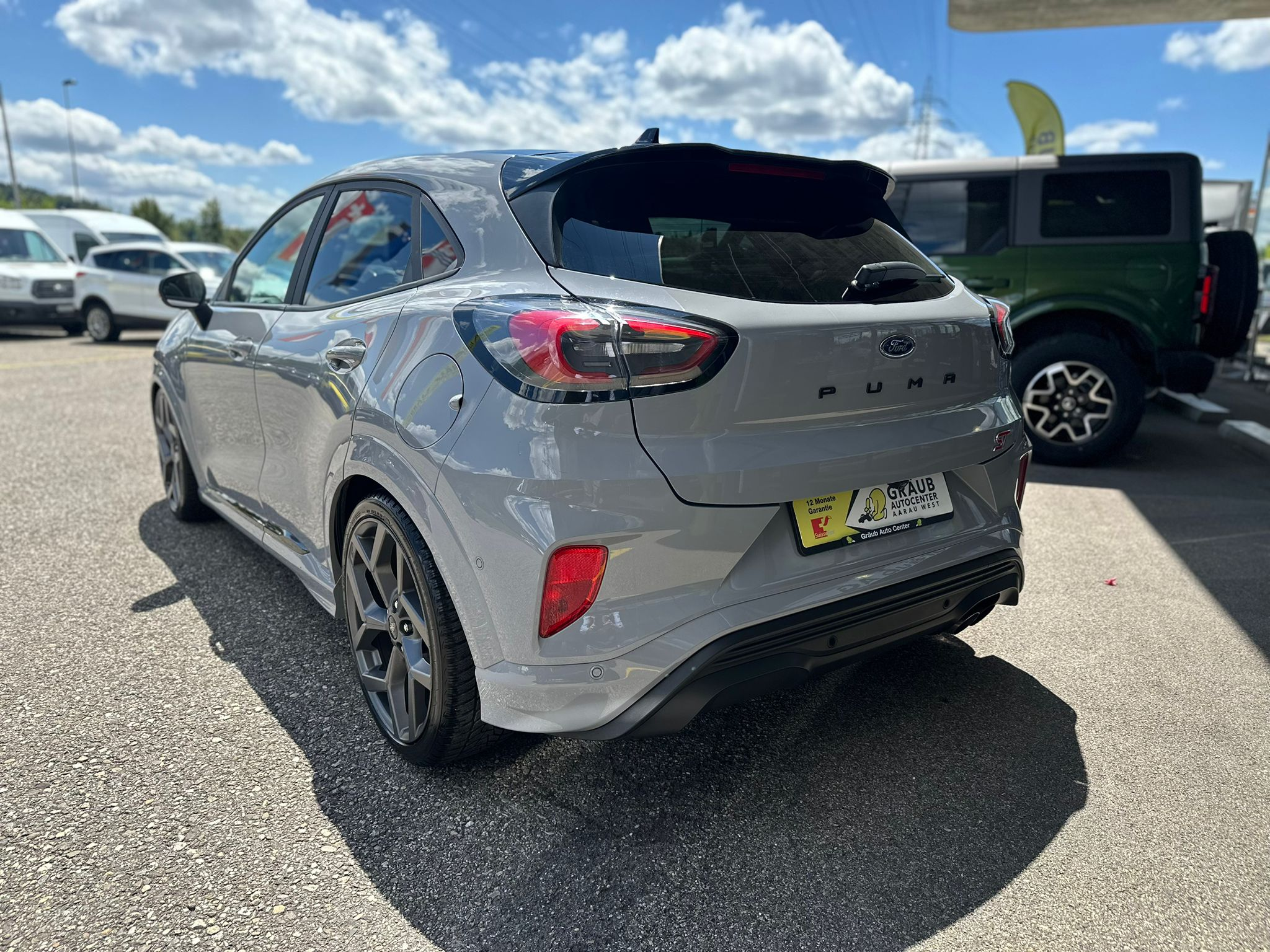 listing desktop thumbnail image 4