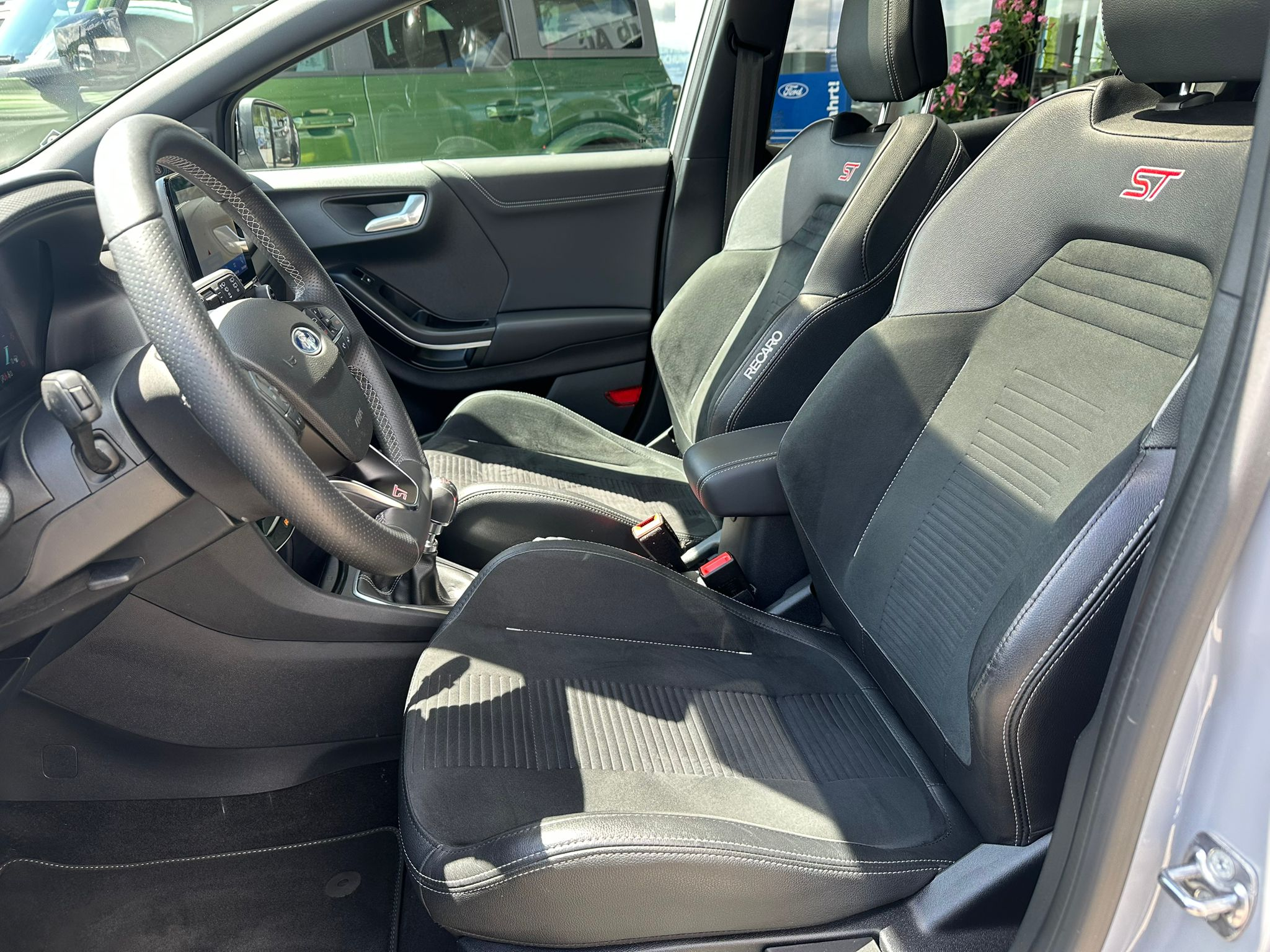 listing desktop thumbnail image 8