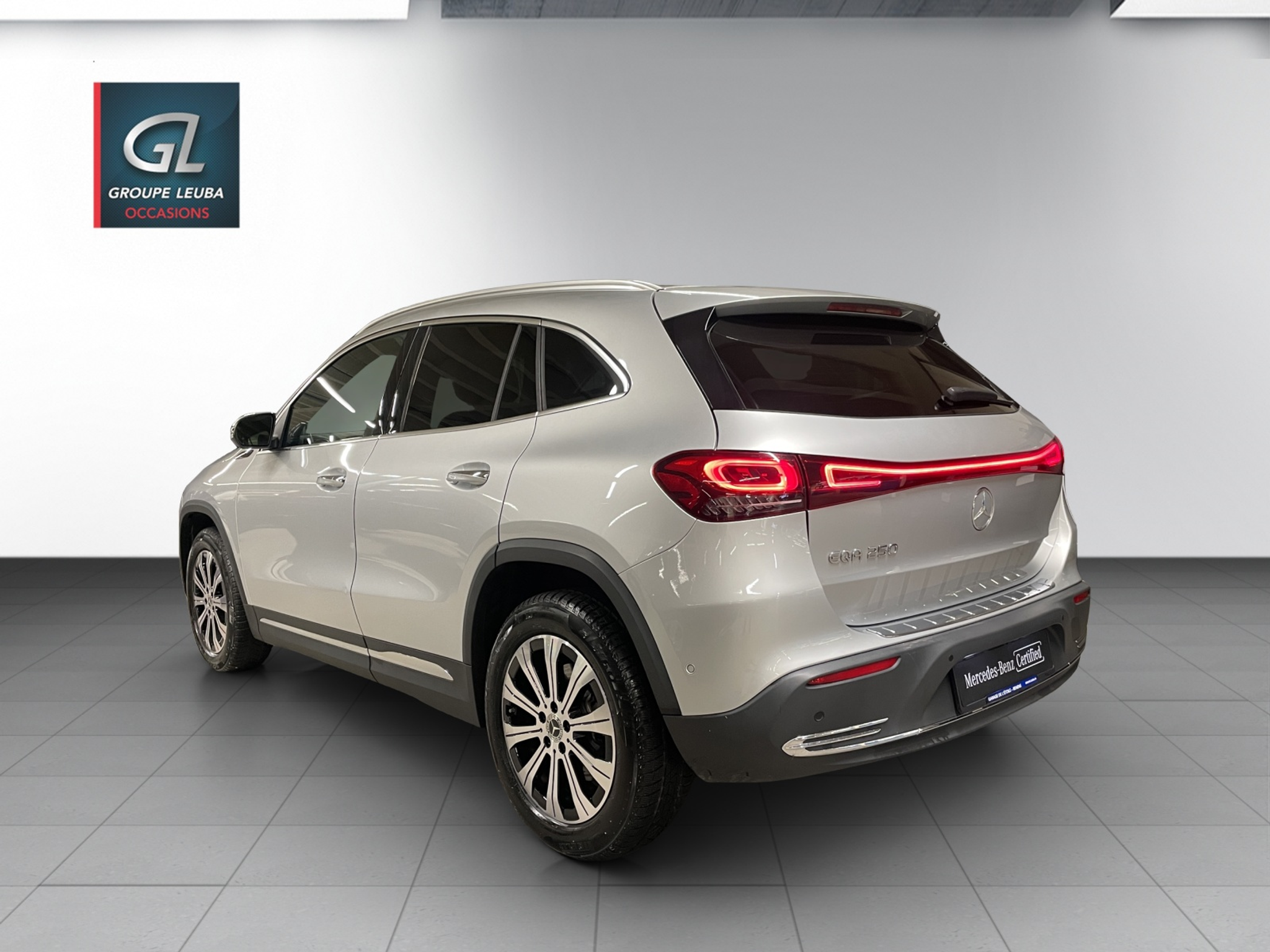 listing desktop thumbnail image 3