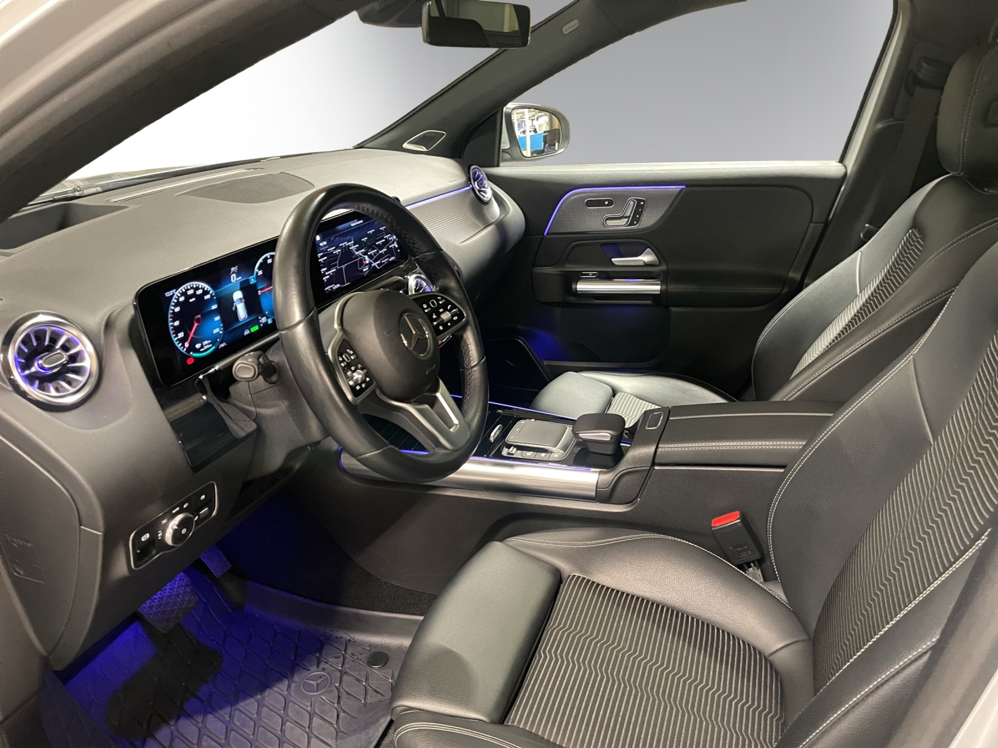 listing desktop thumbnail image 4