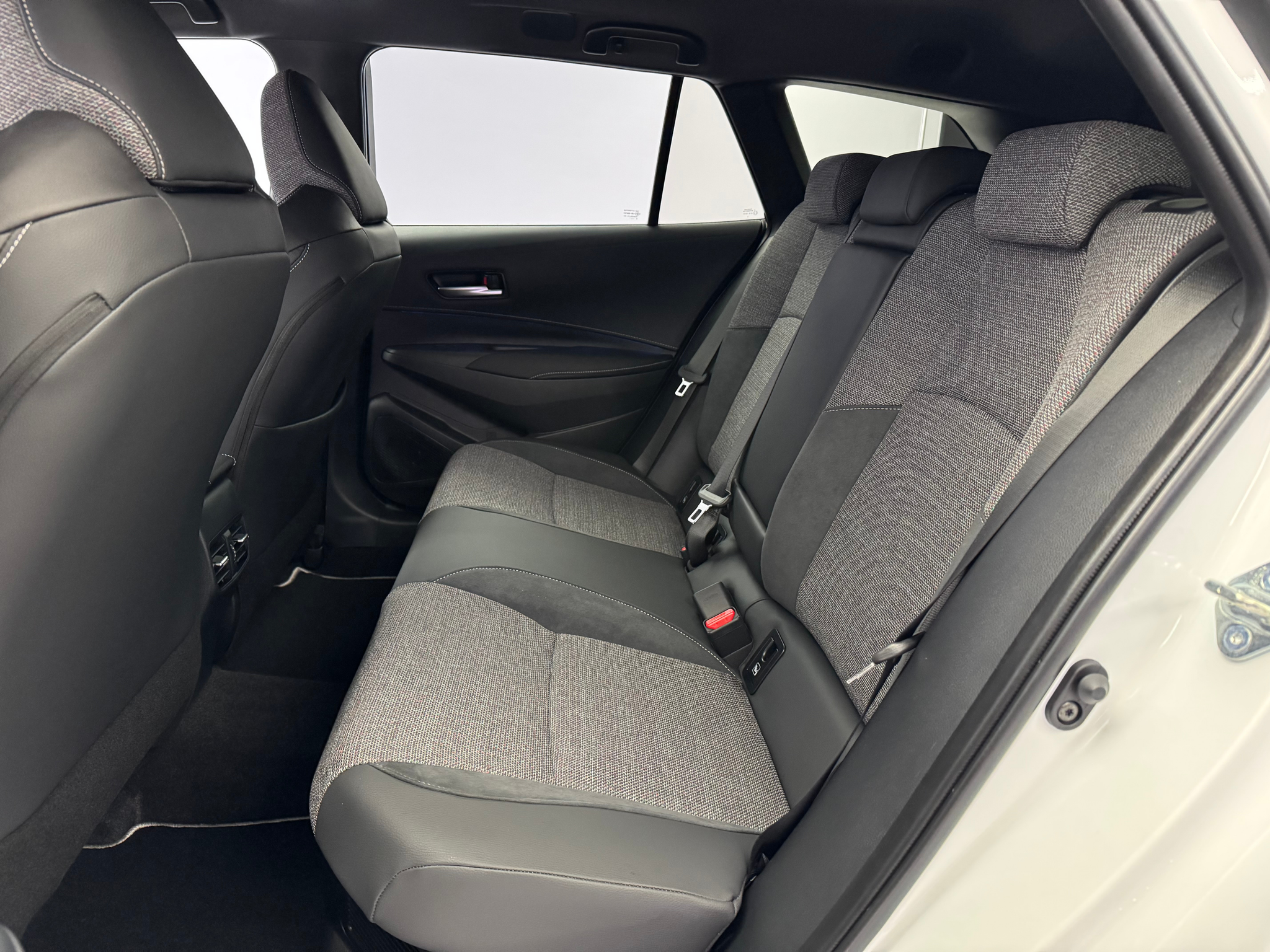 listing desktop thumbnail image 9