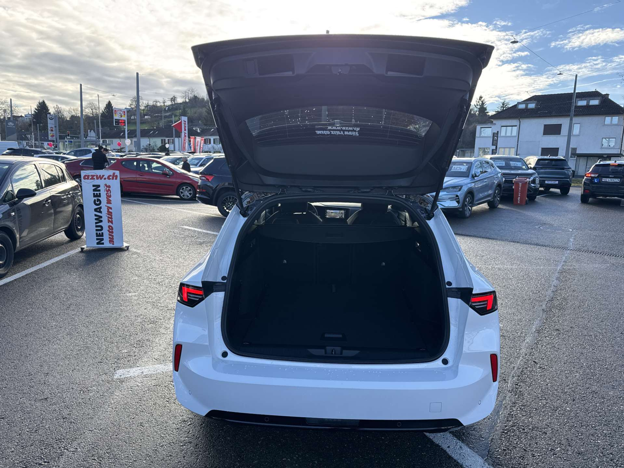 listing desktop thumbnail image 7