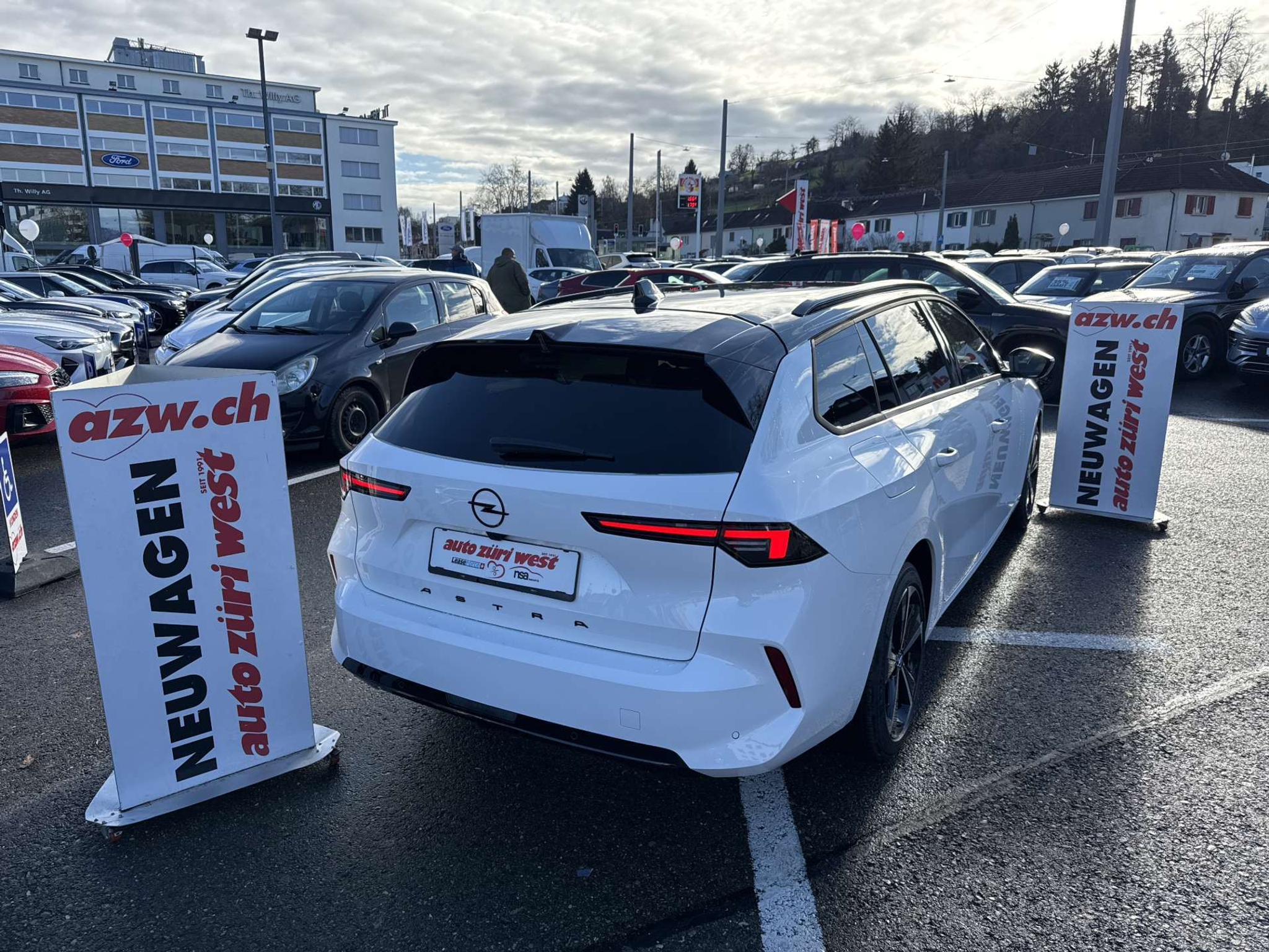 listing desktop thumbnail image 2