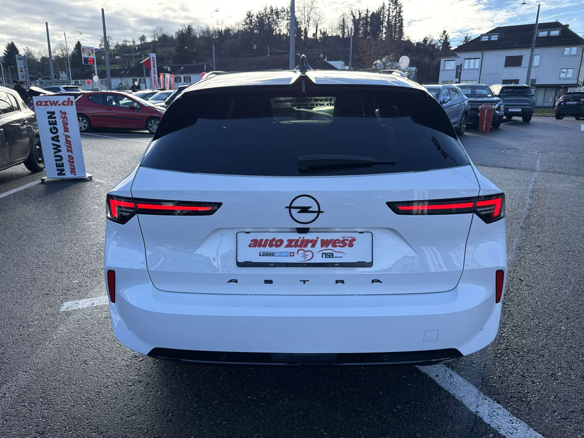 listing desktop thumbnail image 14