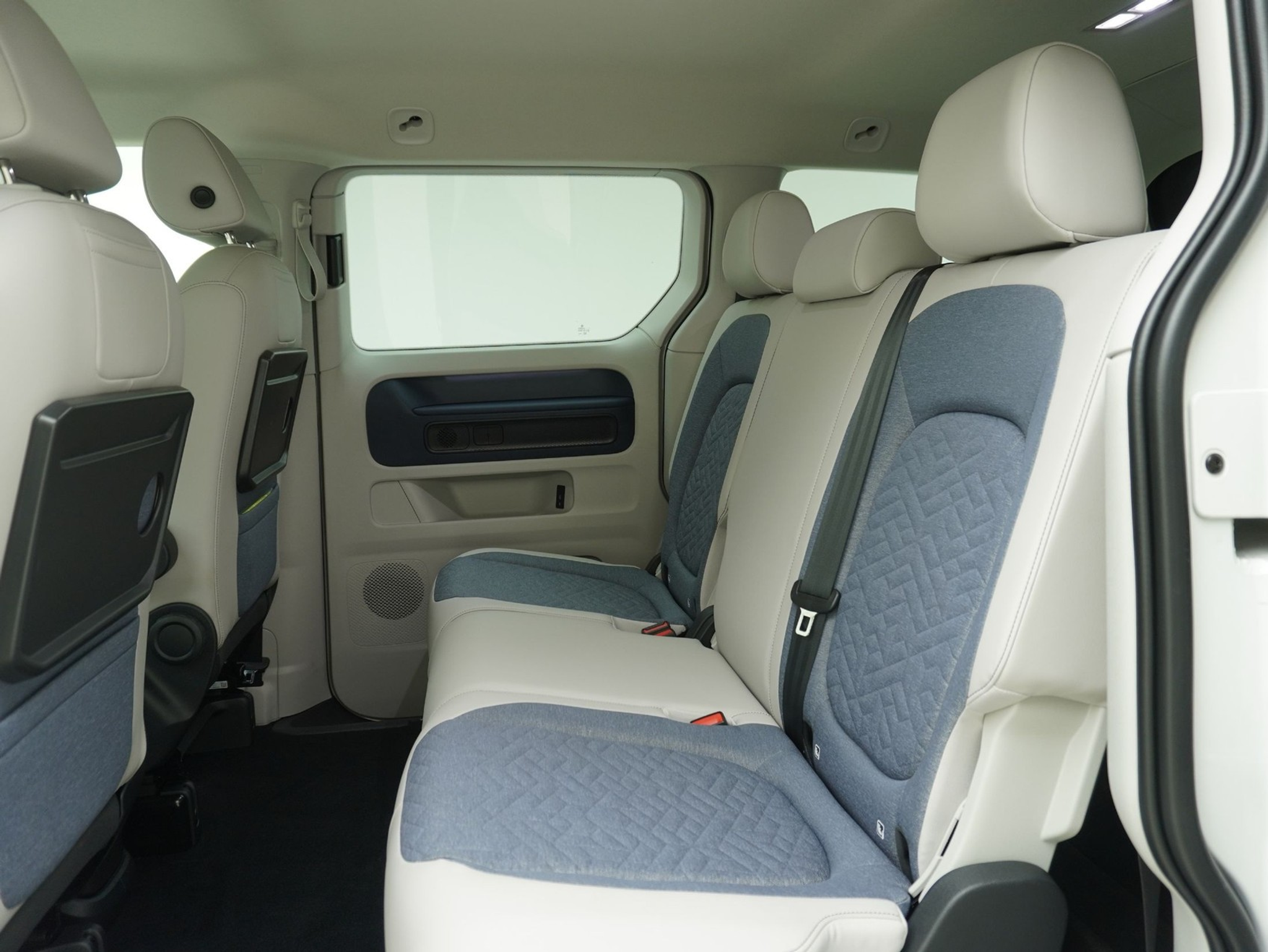 listing desktop thumbnail image 9