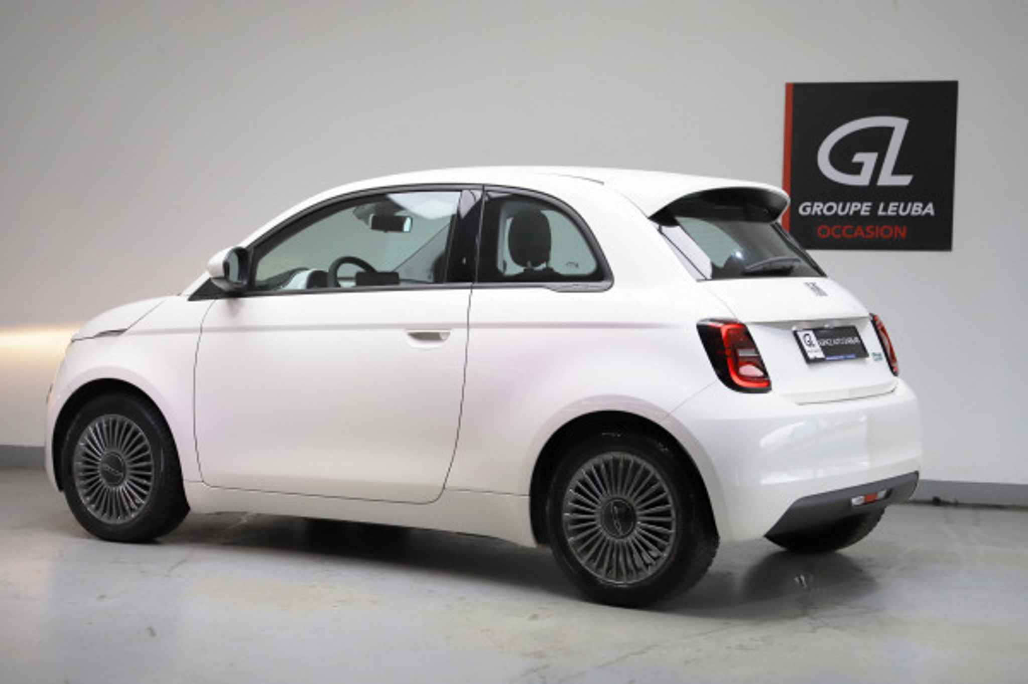 listing desktop thumbnail image 2