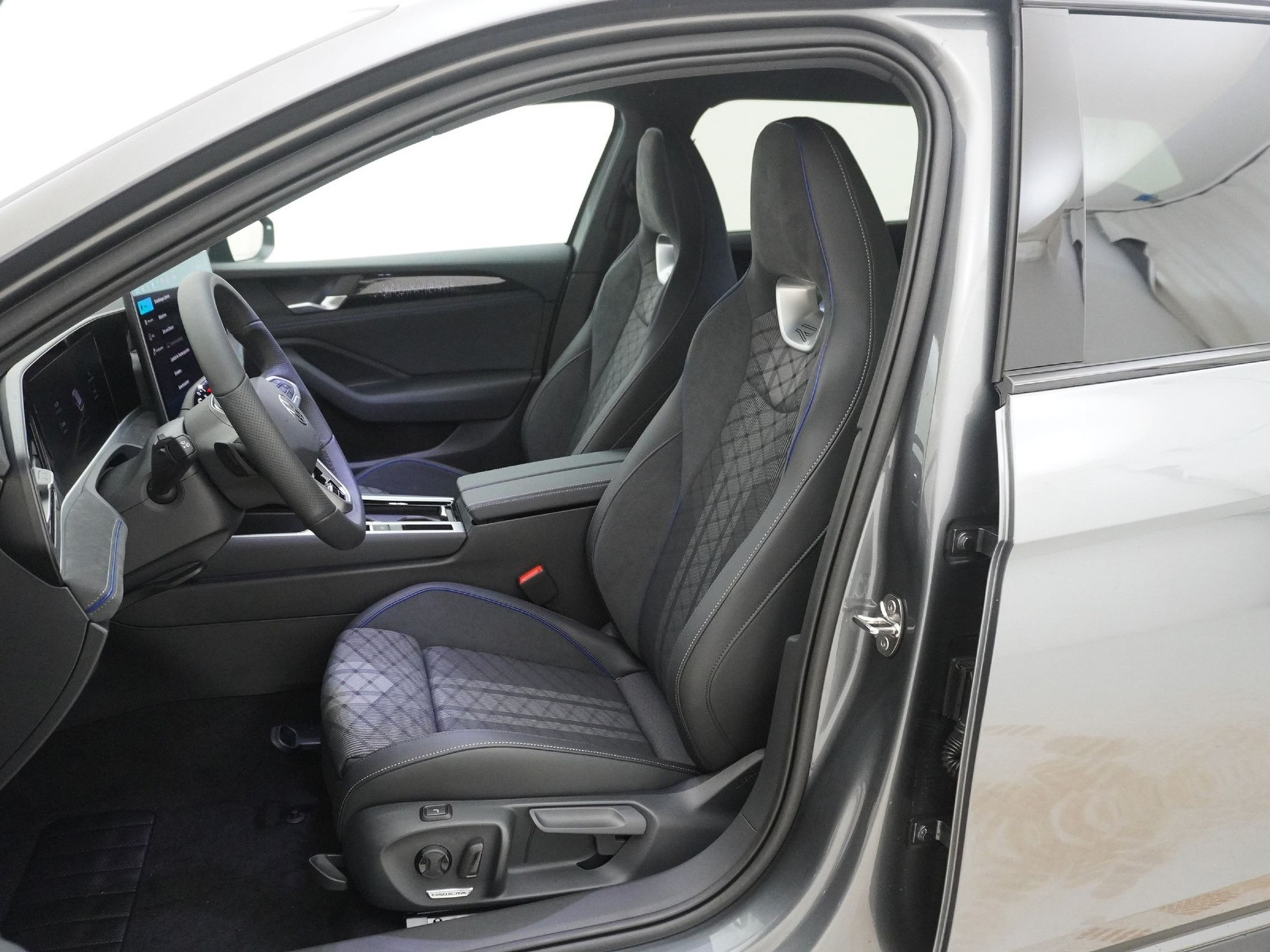 listing desktop thumbnail image 12