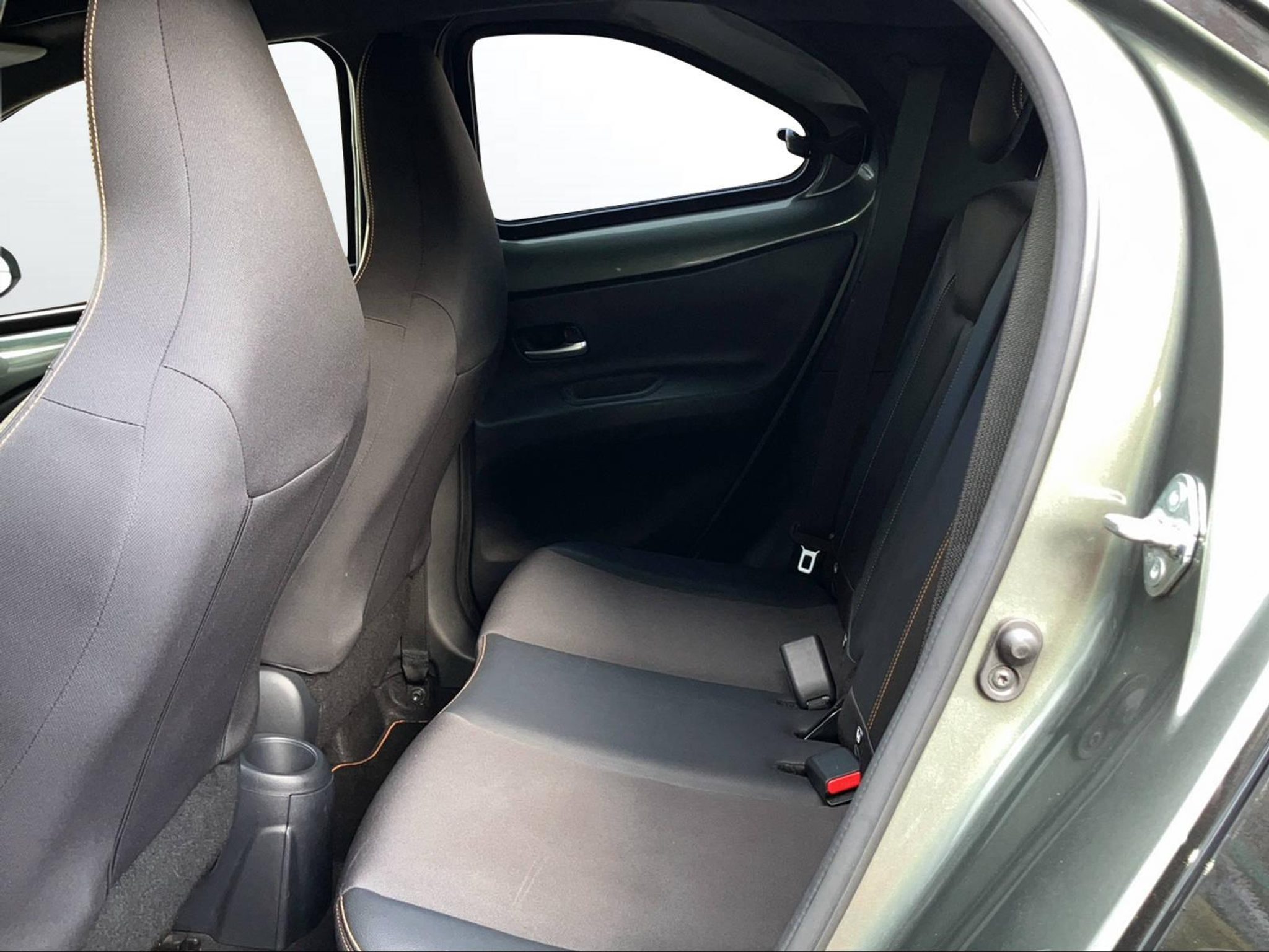 listing desktop thumbnail image 5