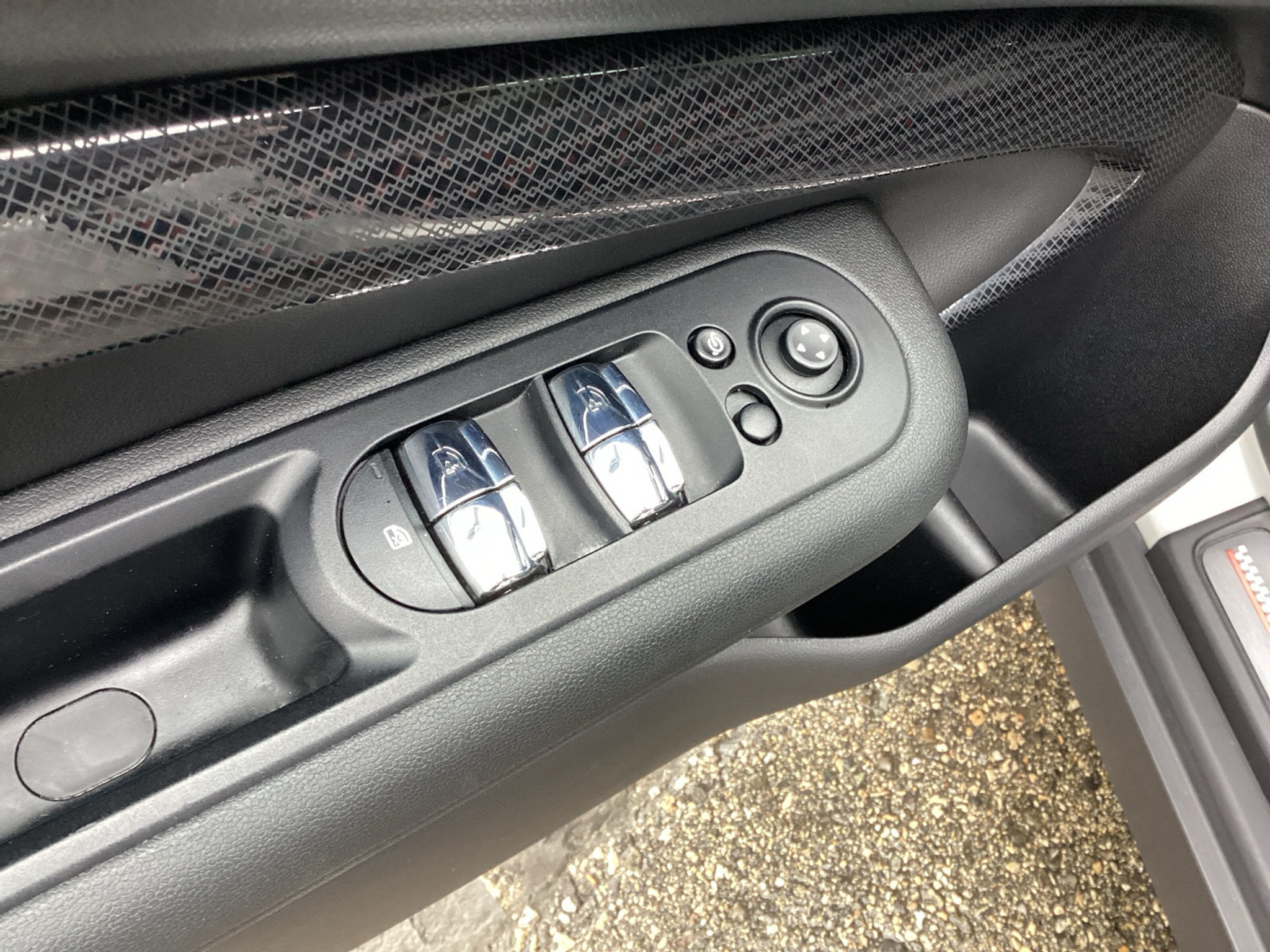 listing desktop thumbnail image 16