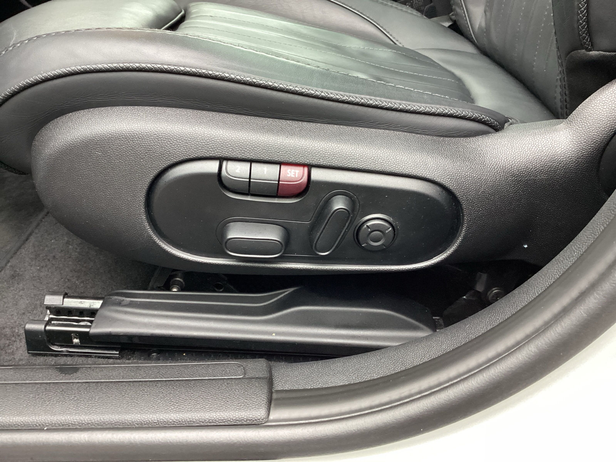 listing desktop thumbnail image 18